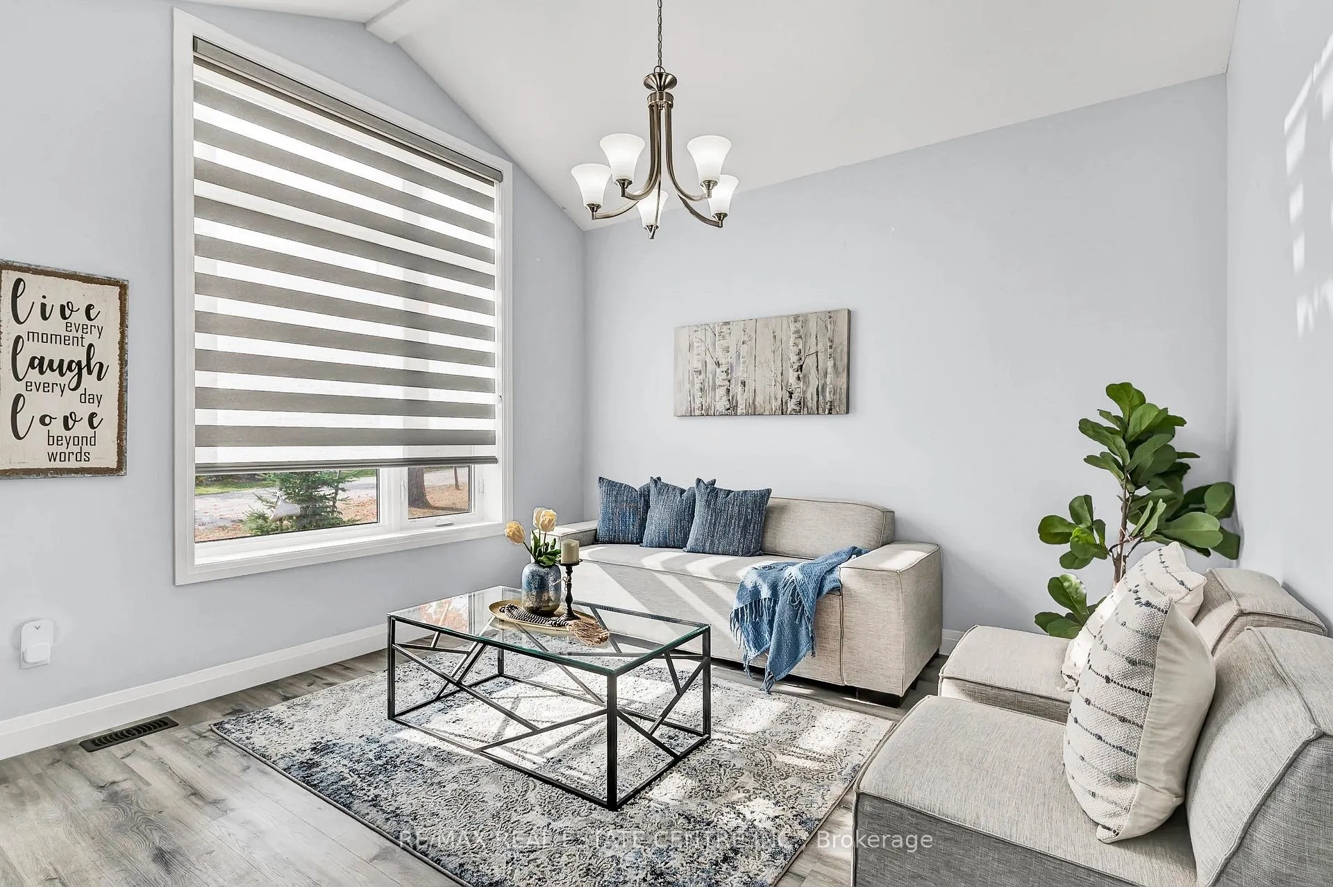 Photo 8 of Unit 5, 110 Fergus Avenue, Kitchener — HOMEH
