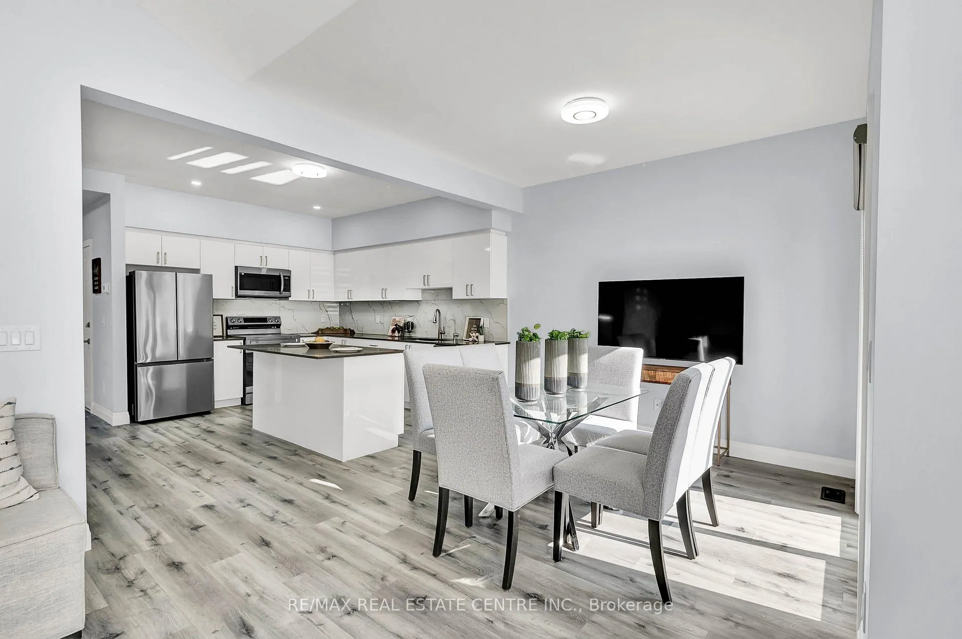 Photo 10 of Unit 5, 110 Fergus Avenue, Kitchener — HOMEH