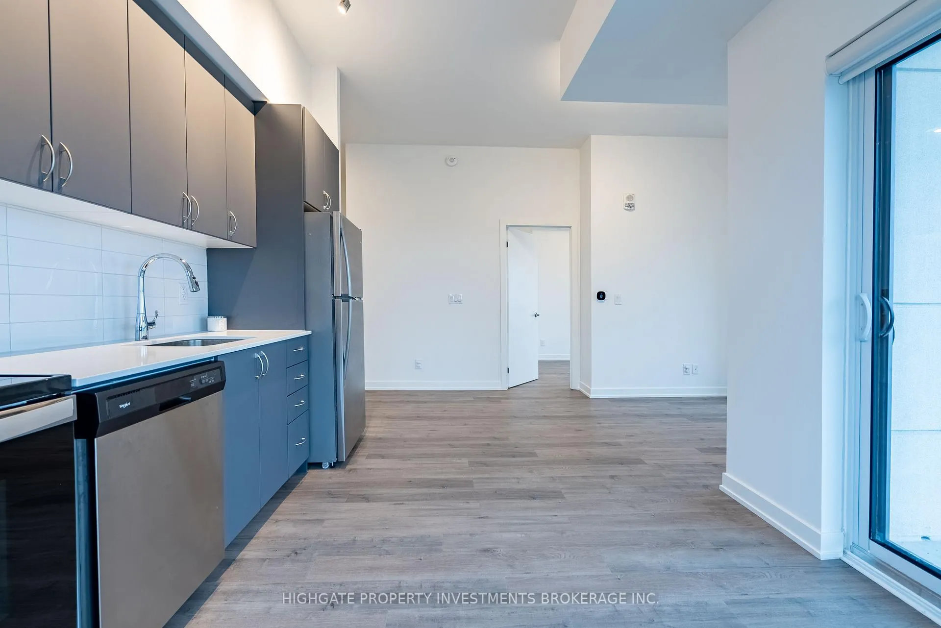 Photo 6 of Unit 1109, 56 Lakeside Terrace, Barrie, Little Lake — HOMEH