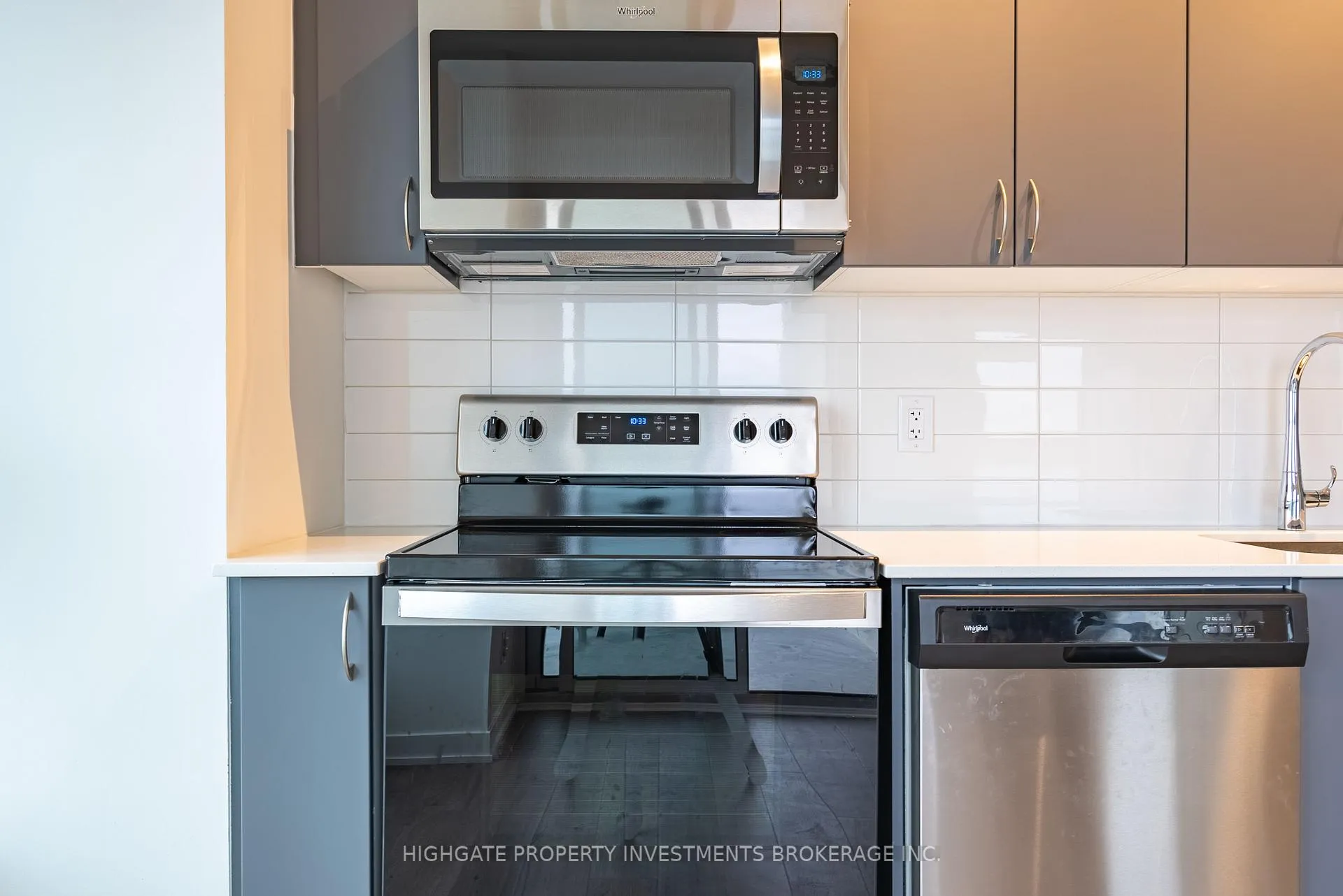 Photo 10 of Unit 1109, 56 Lakeside Terrace, Barrie, Little Lake — HOMEH