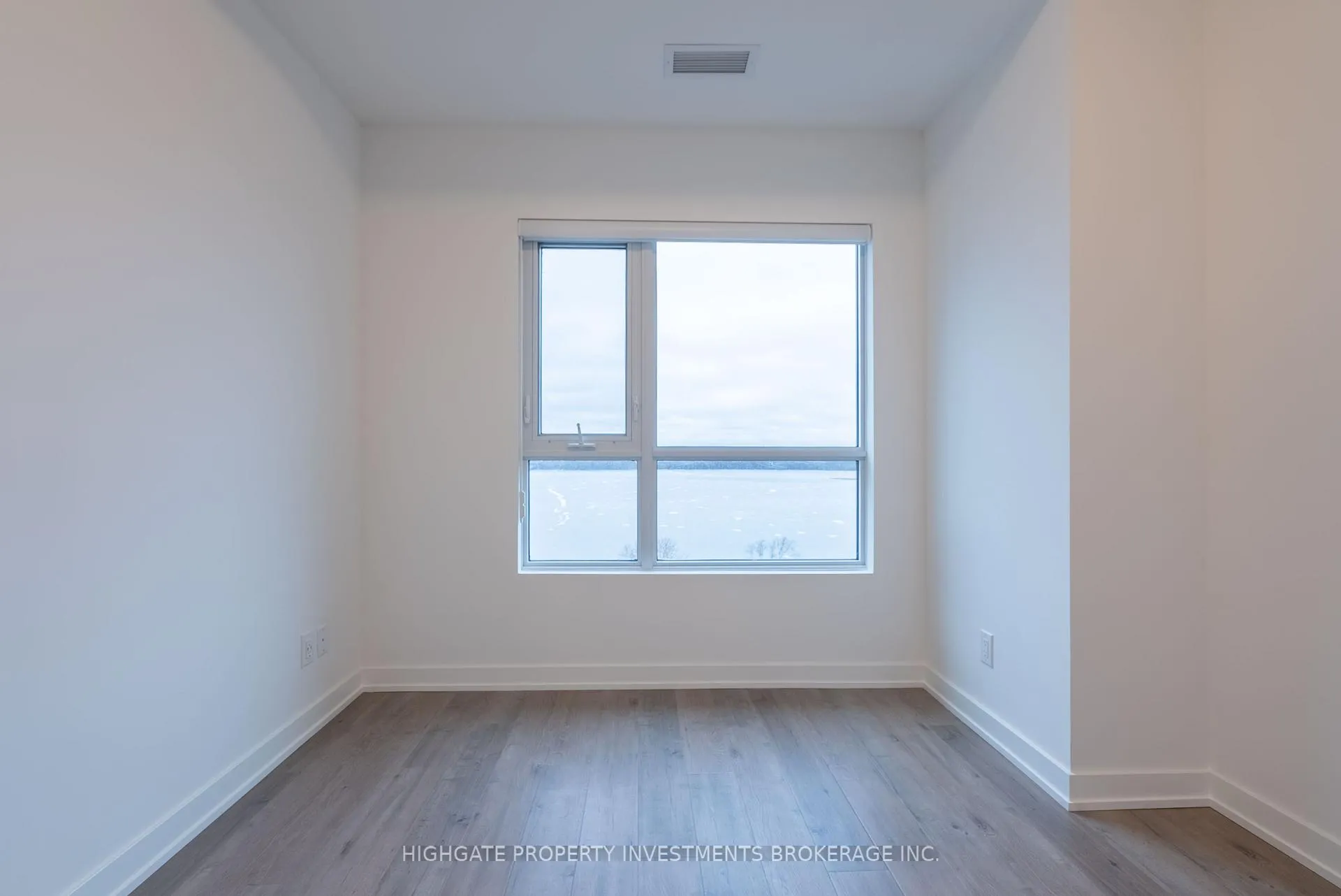 Photo 12 of Unit 1109, 56 Lakeside Terrace, Barrie, Little Lake — HOMEH
