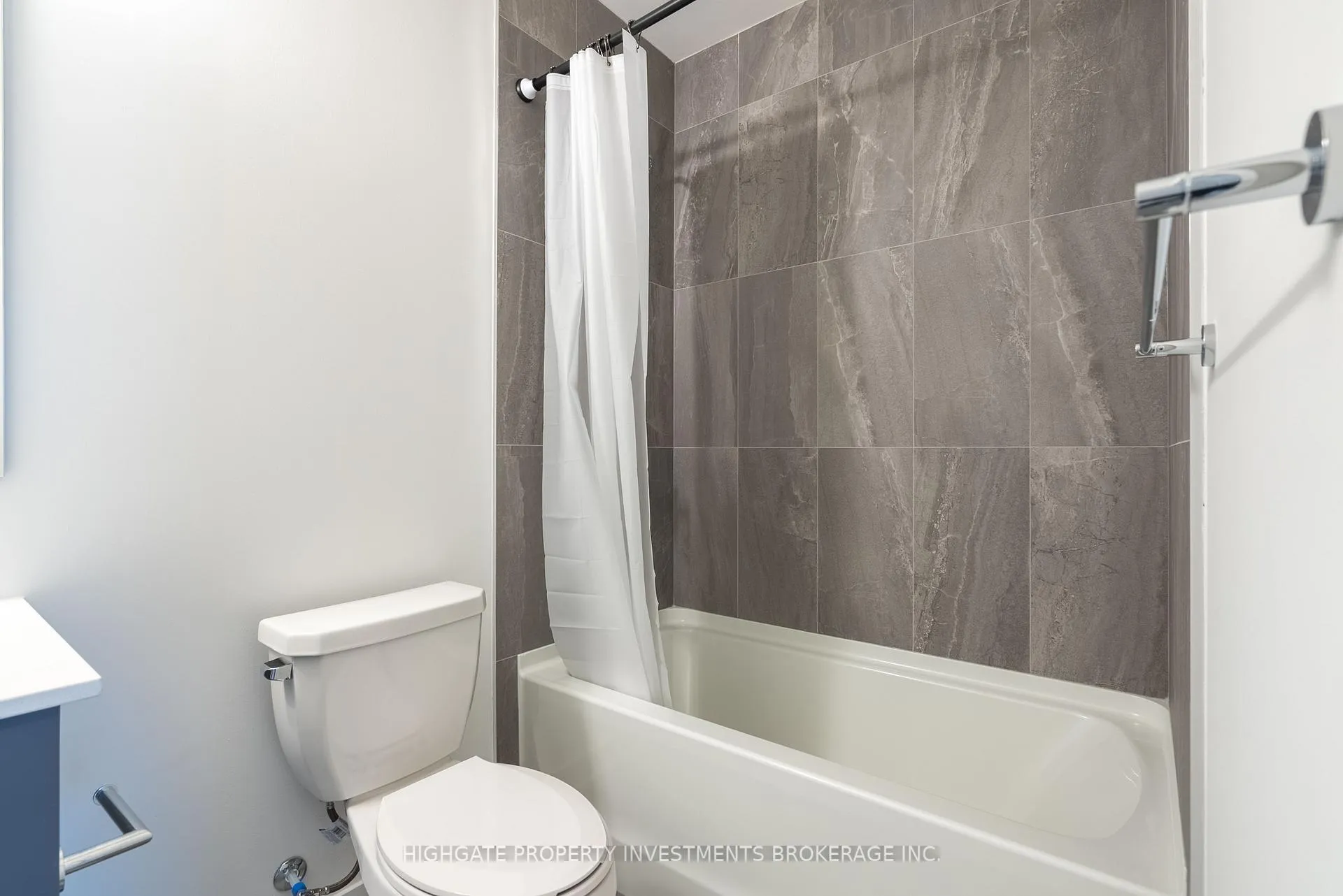 Photo 18 of Unit 1109, 56 Lakeside Terrace, Barrie, Little Lake — HOMEH