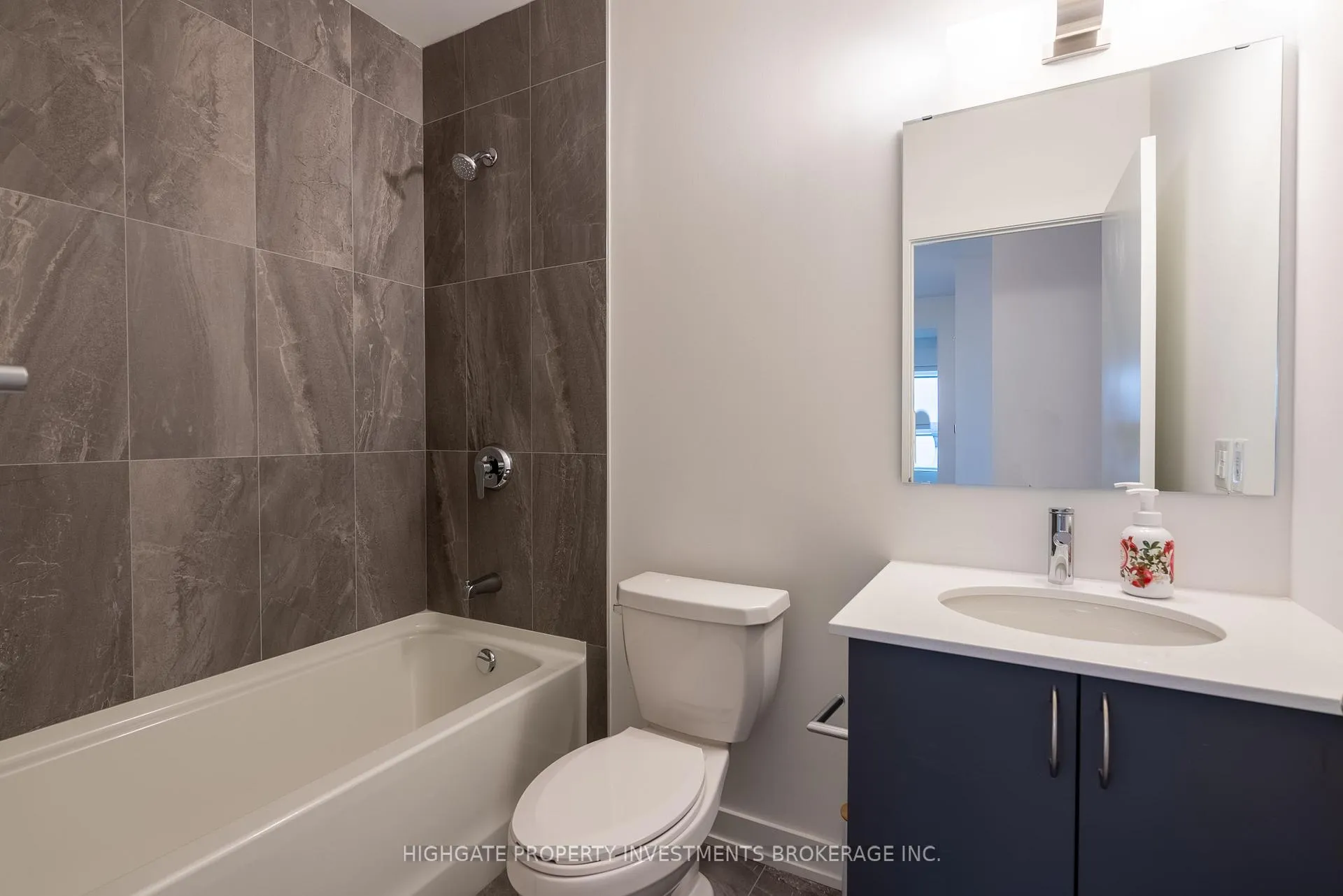 Photo 20 of Unit 1109, 56 Lakeside Terrace, Barrie, Little Lake — HOMEH