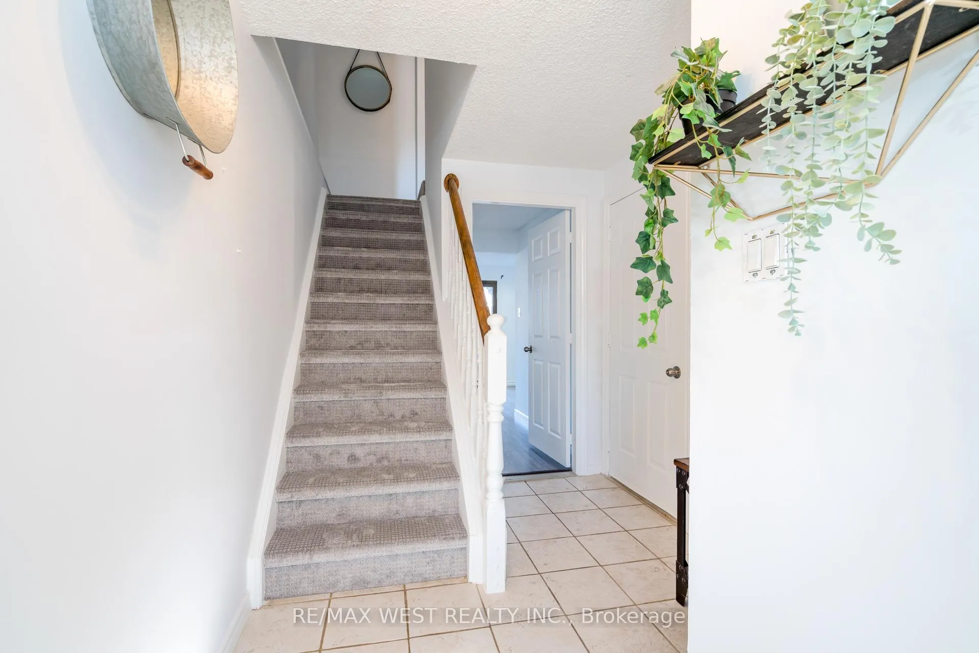 Photo 6 of Unit 20, 220 Ormond Drive, Oshawa, Samac — HOMEH