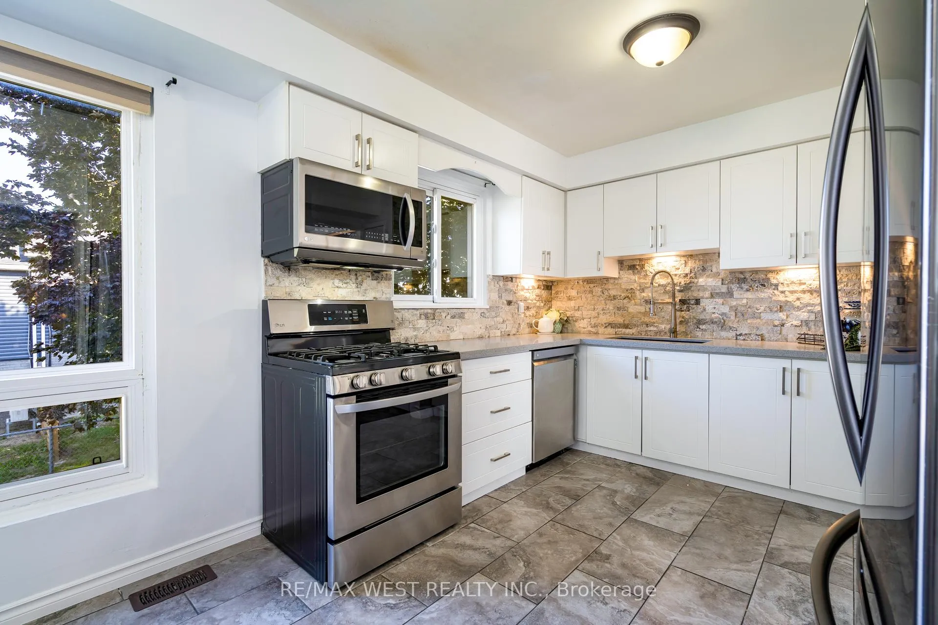 Photo 22 of Unit 20, 220 Ormond Drive, Oshawa, Samac — HOMEH