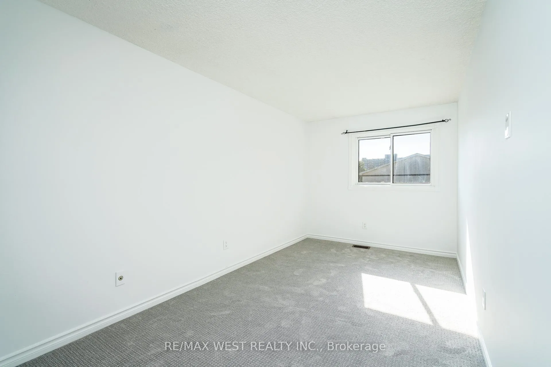 Photo 37 of Unit 20, 220 Ormond Drive, Oshawa, Samac — HOMEH