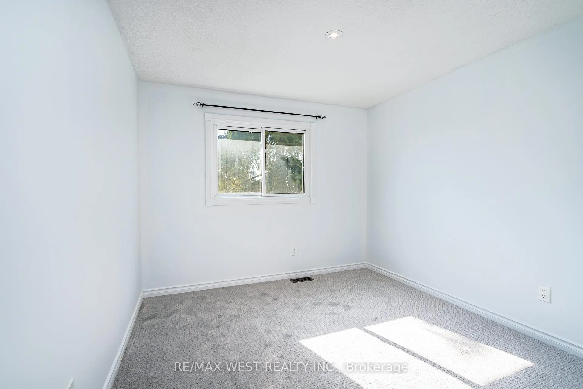 Photo 39 of Unit 20, 220 Ormond Drive, Oshawa, Samac — HOMEH