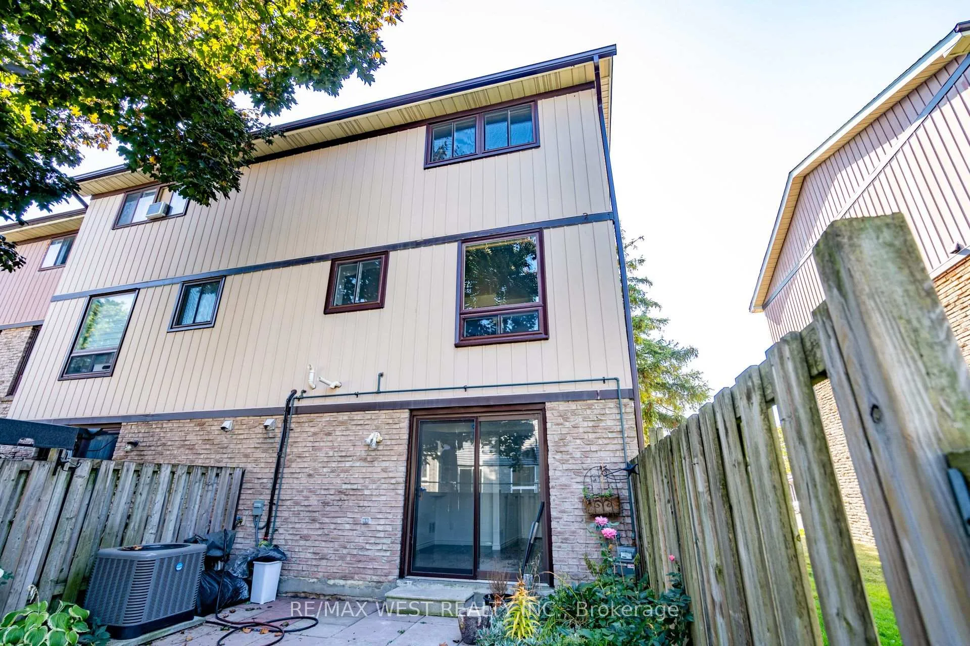 Photo 49 of Unit 20, 220 Ormond Drive, Oshawa, Samac — HOMEH