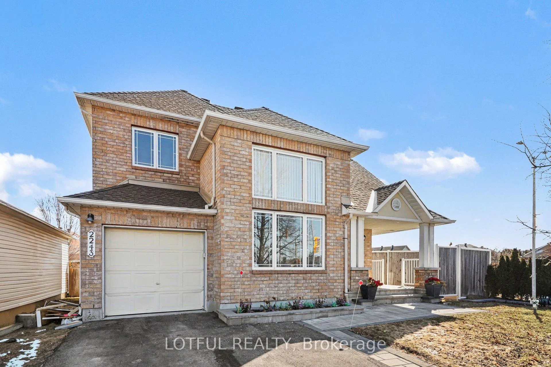Photo 3 of 2243 Esprit Drive, Ottawa, Avalon East — HOMEH