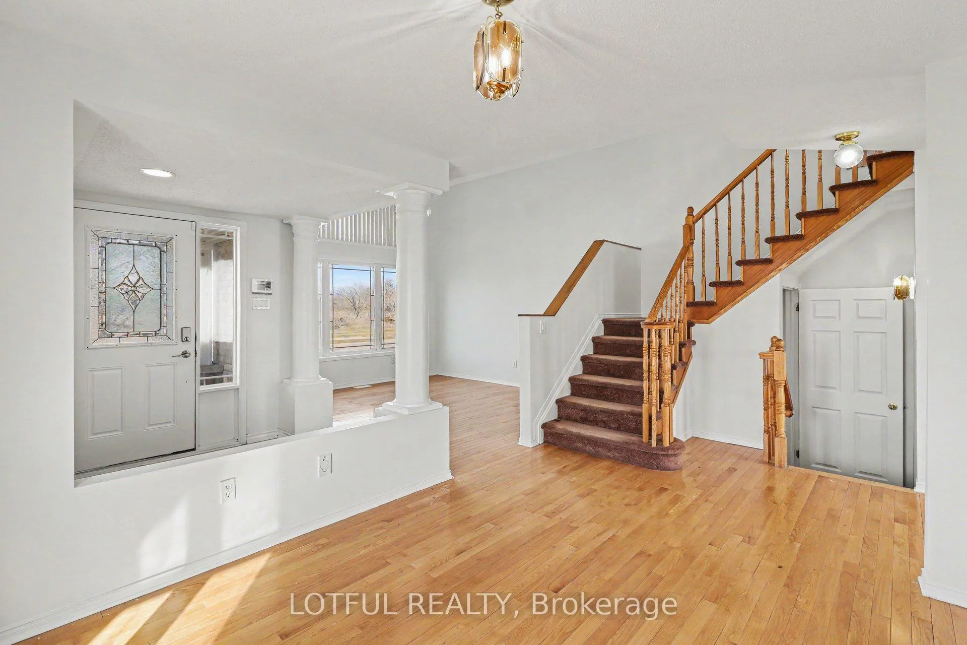 Photo 6 of 2243 Esprit Drive, Ottawa, Avalon East — HOMEH