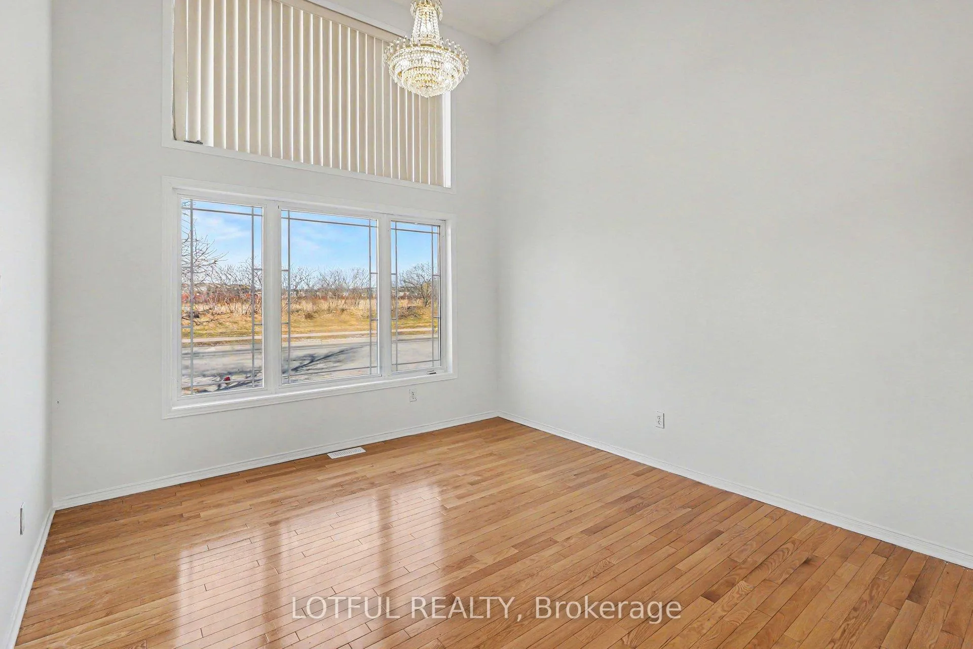 Photo 10 of 2243 Esprit Drive, Ottawa, Avalon East — HOMEH