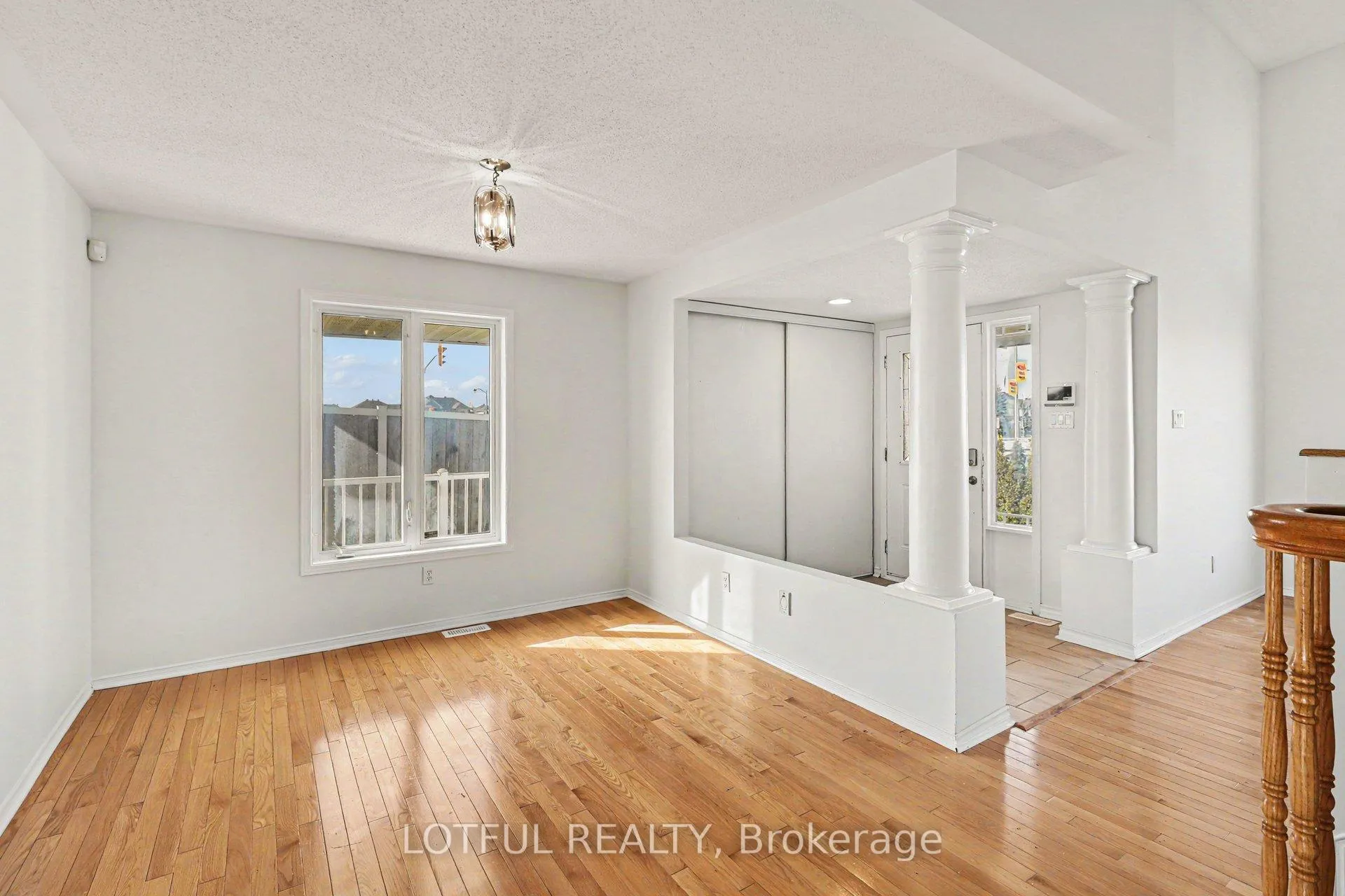 Photo 11 of 2243 Esprit Drive, Ottawa, Avalon East — HOMEH