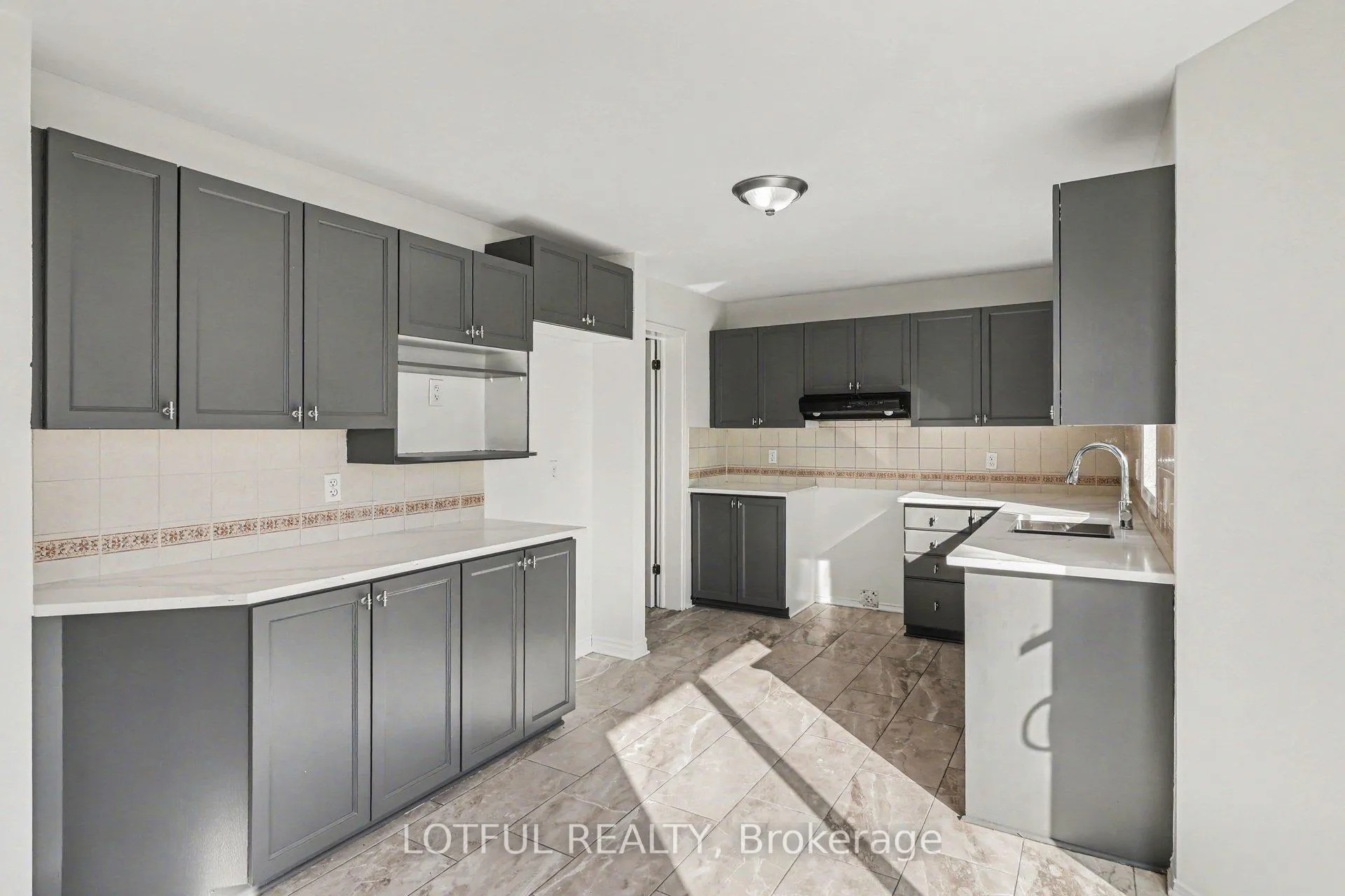 Photo 12 of 2243 Esprit Drive, Ottawa, Avalon East — HOMEH