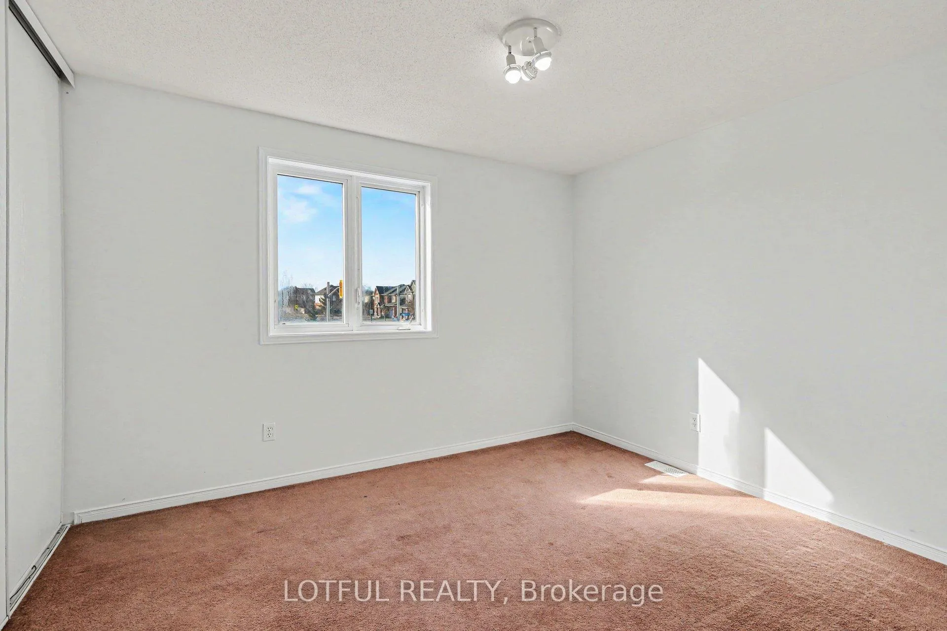 Photo 21 of 2243 Esprit Drive, Ottawa, Avalon East — HOMEH
