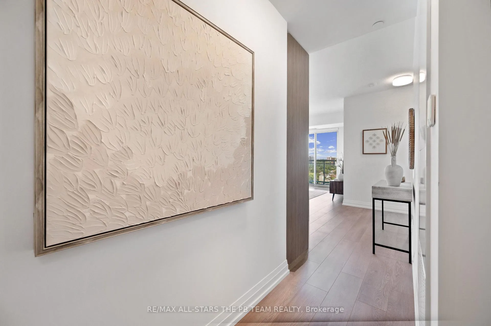 Photo 10 of Unit 1403, 286 Main Street, Toronto, East End-Danforth — HOMEH