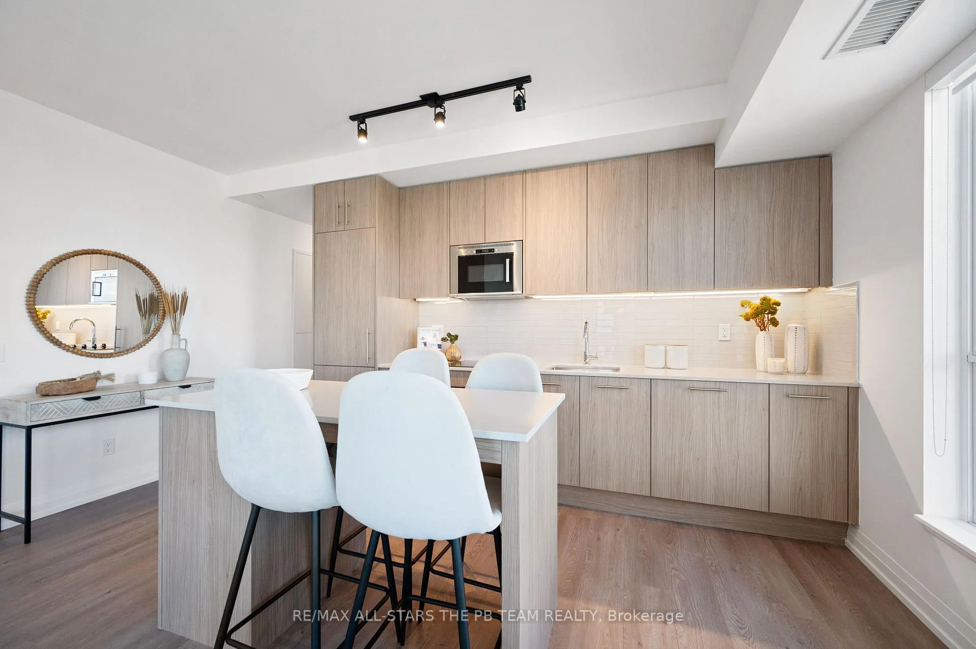 Photo 17 of Unit 1403, 286 Main Street, Toronto, East End-Danforth — HOMEH