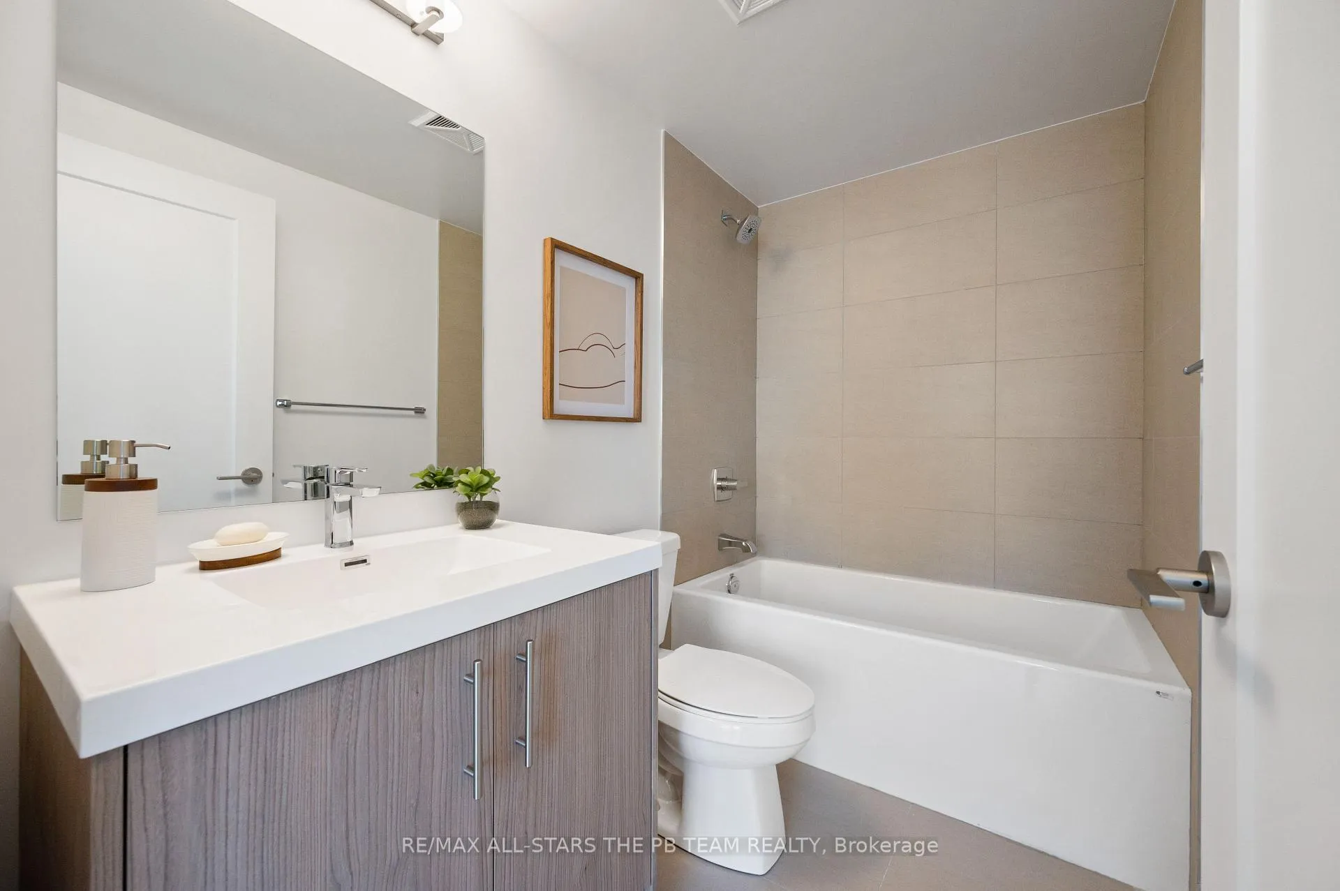 Photo 25 of Unit 1403, 286 Main Street, Toronto, East End-Danforth — HOMEH