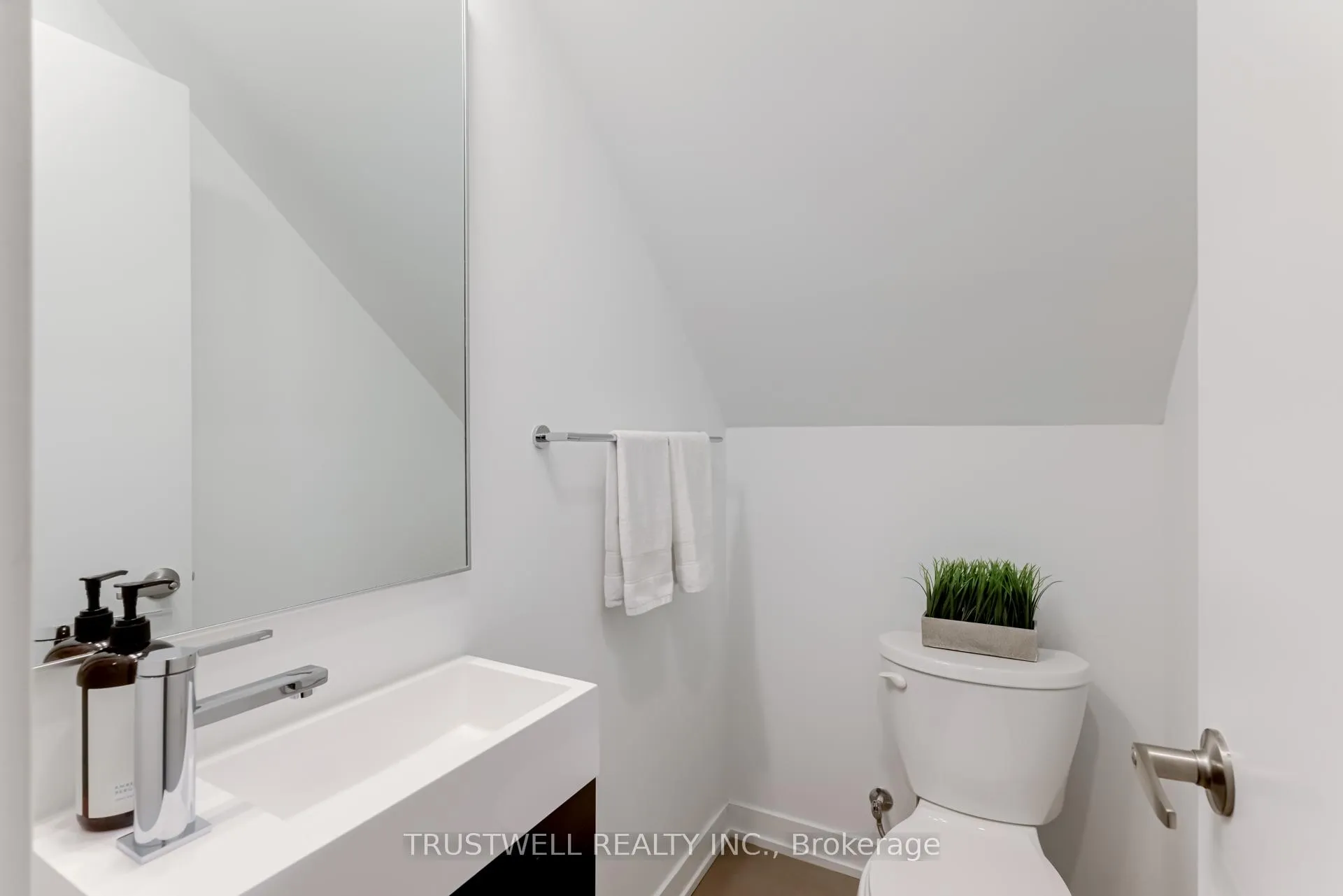 Photo 15 of Unit 13, 88 Turtle Island Road, Toronto, Englemount-Lawrence — HOMEH