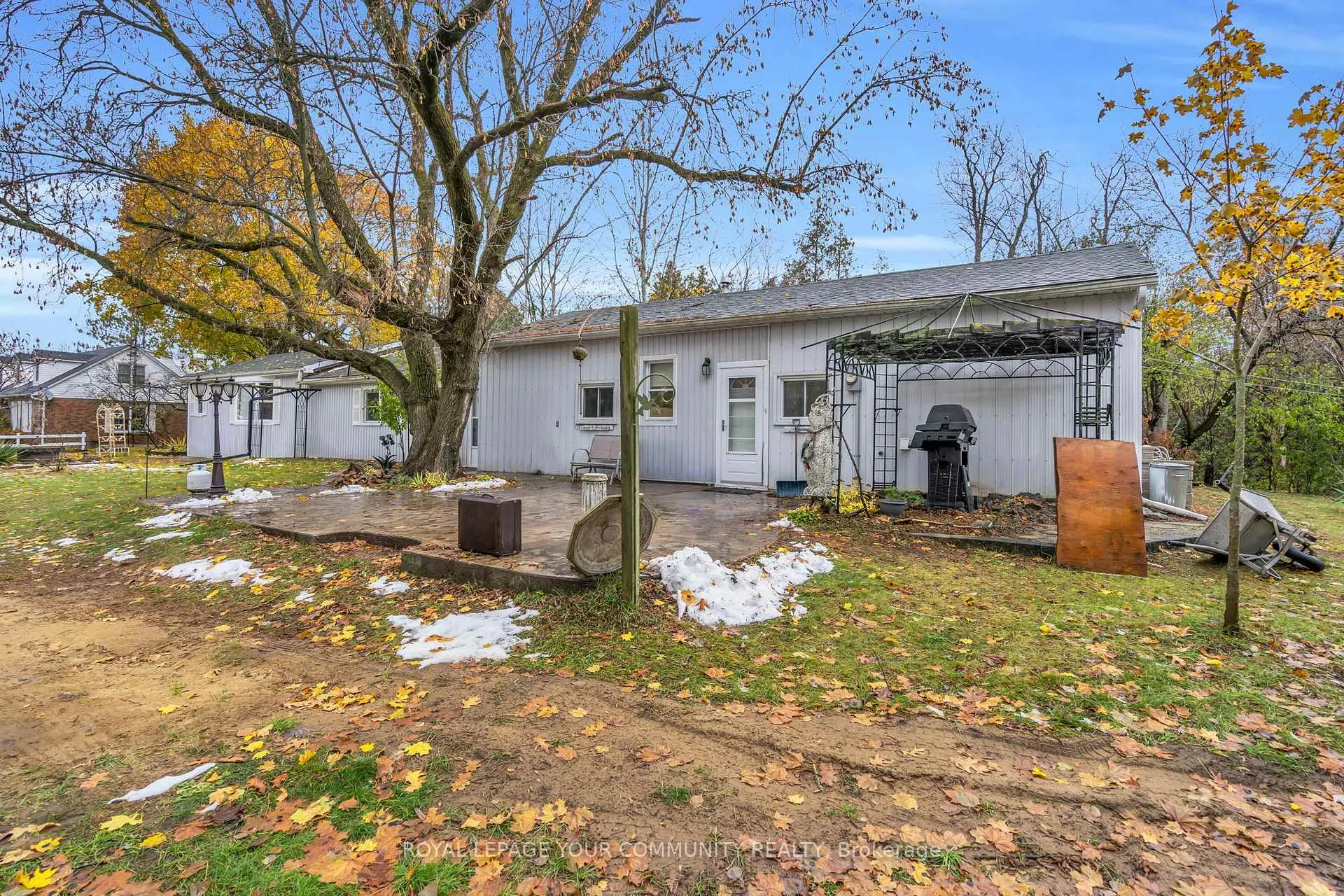 Photo 4 of 696 Catering Road S, Georgina, Baldwin — HOMEH