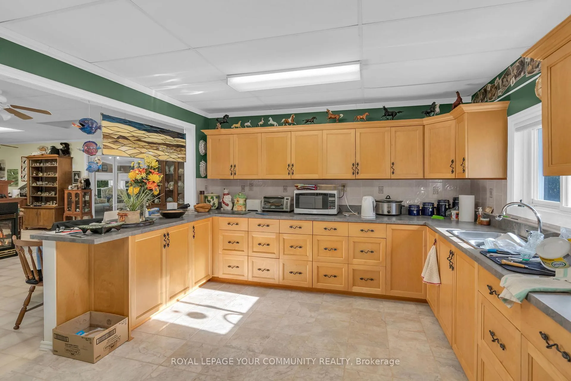 Photo 13 of 696 Catering Road S, Georgina, Baldwin — HOMEH