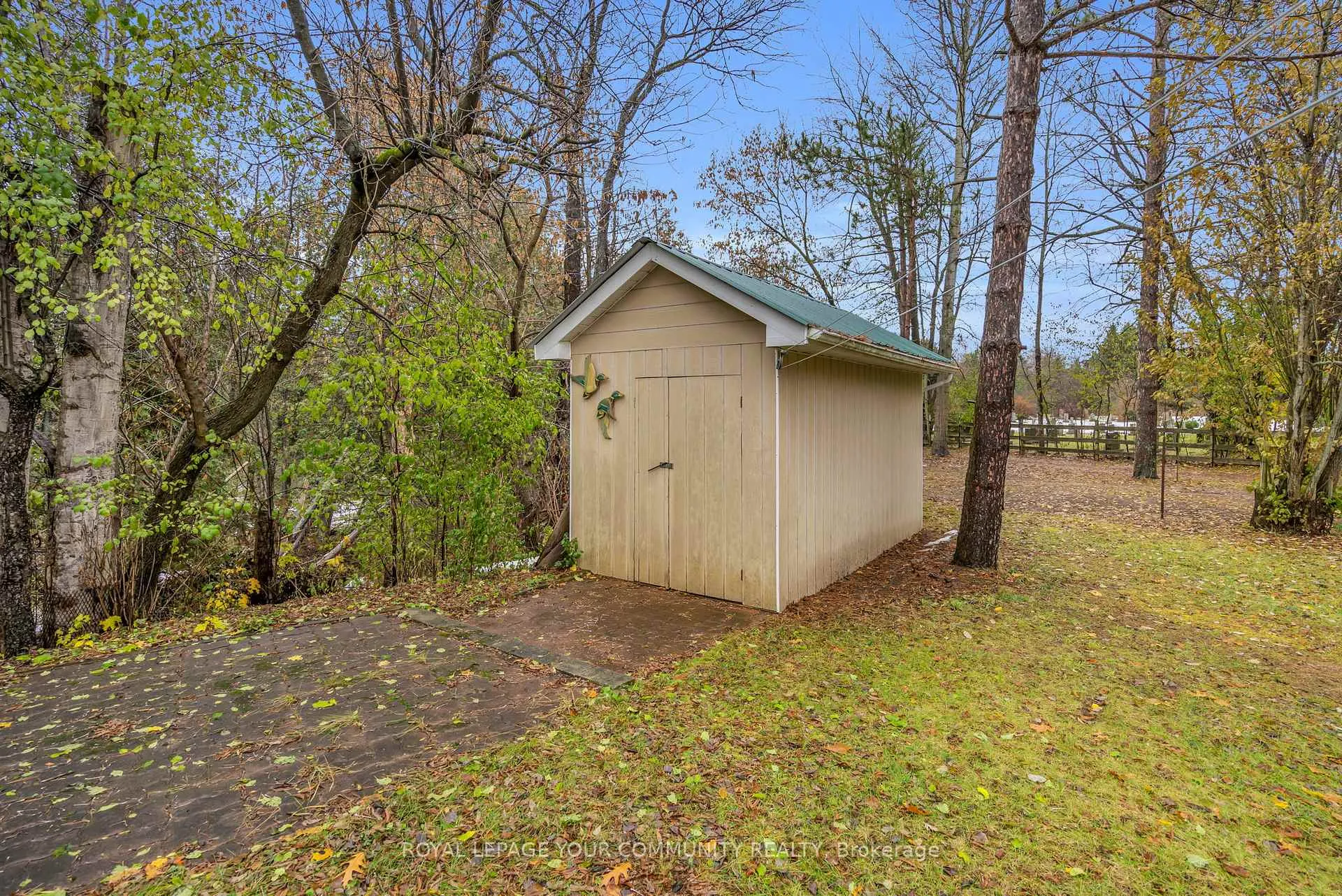 Photo 46 of 696 Catering Road S, Georgina, Baldwin — HOMEH