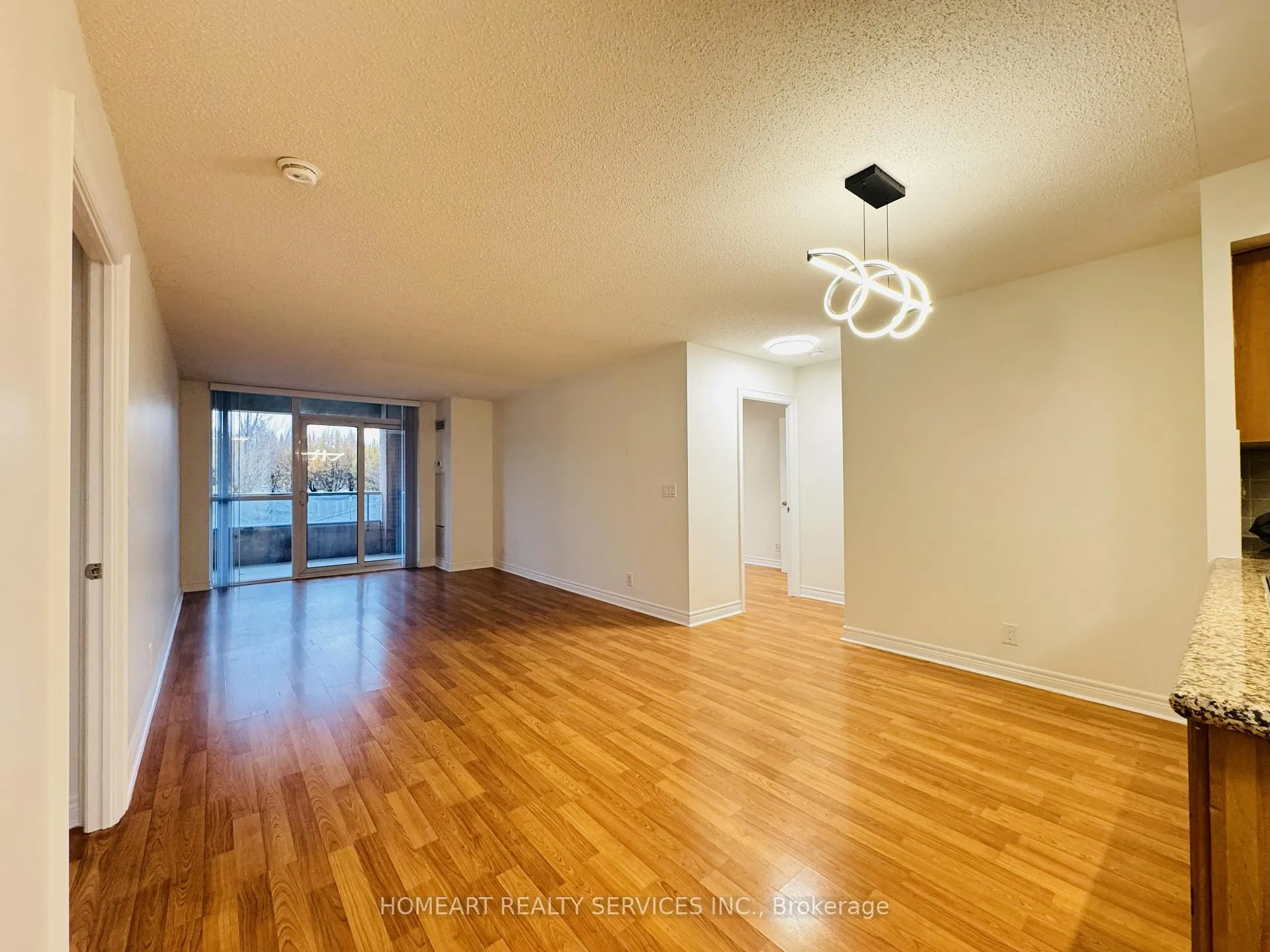 Photo 1 of Unit 216, 33 Cox Boulevard, Markham, Unionville — HOMEH