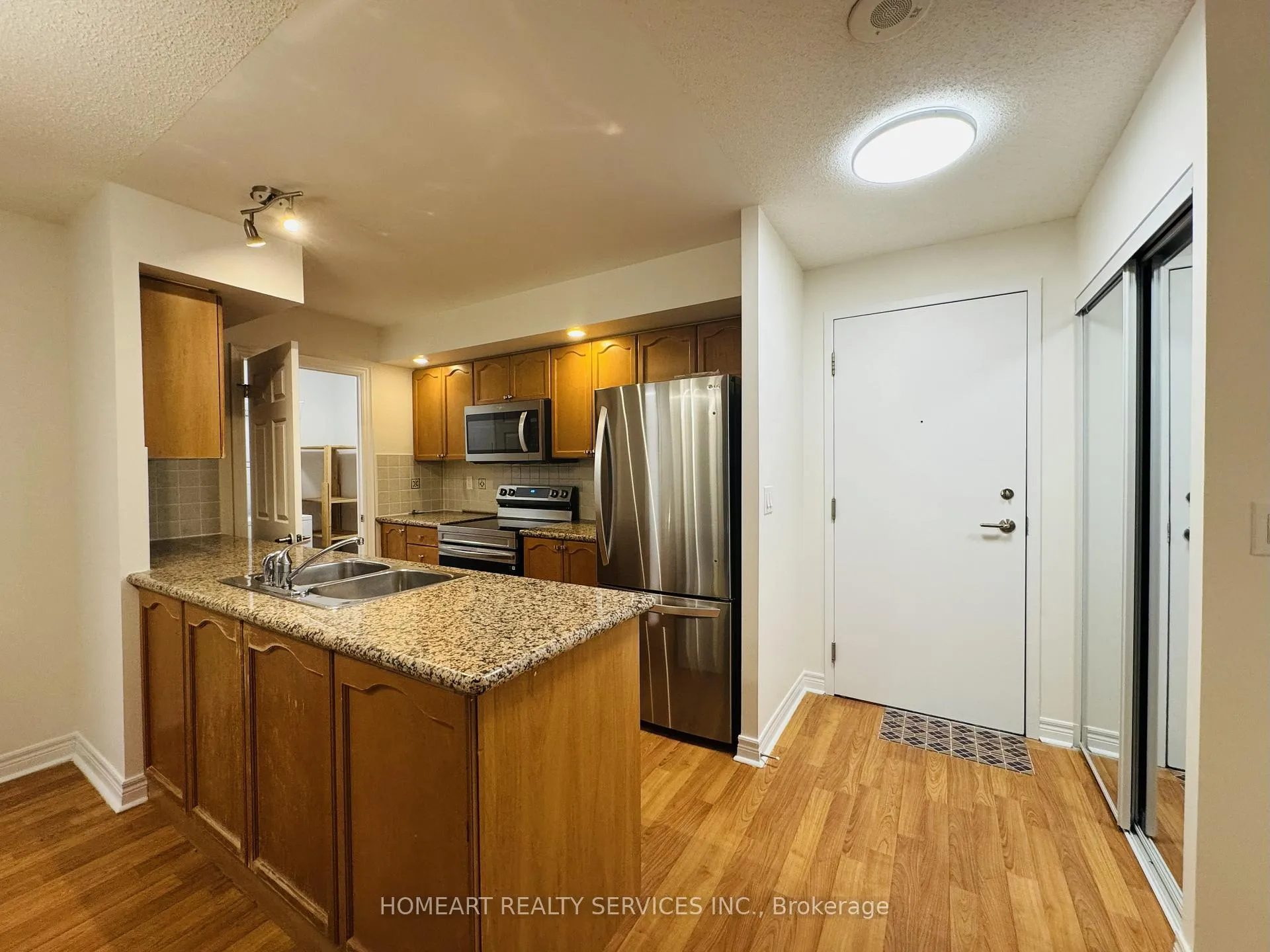 Photo 7 of Unit 216, 33 Cox Boulevard, Markham, Unionville — HOMEH