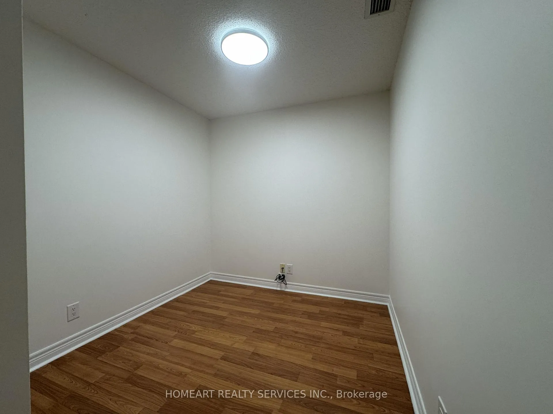 Photo 9 of Unit 216, 33 Cox Boulevard, Markham, Unionville — HOMEH