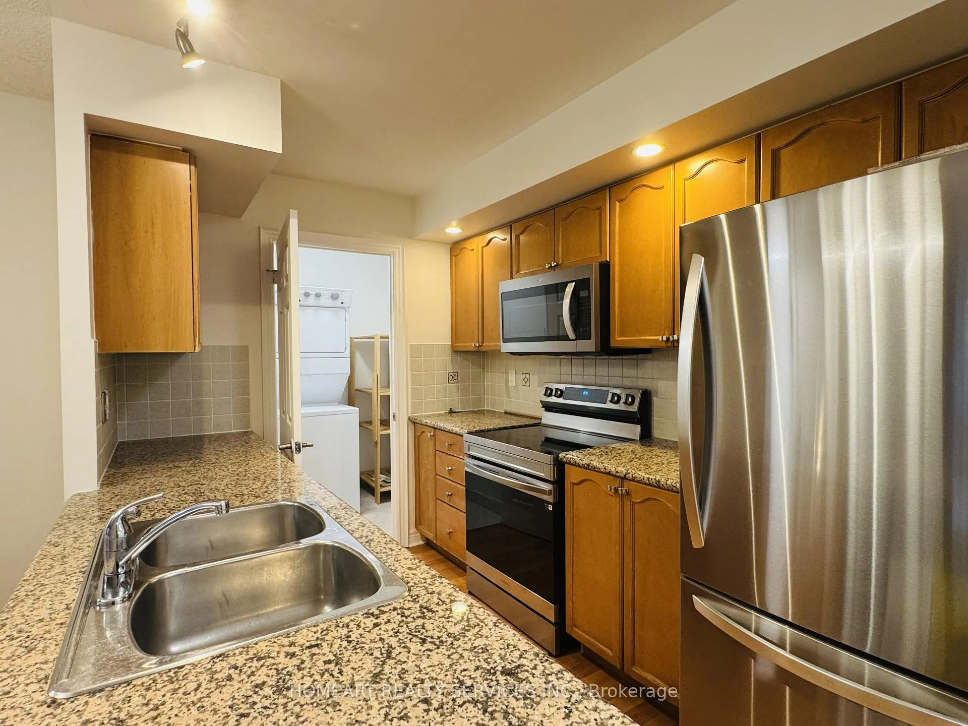 Photo 11 of Unit 216, 33 Cox Boulevard, Markham, Unionville — HOMEH