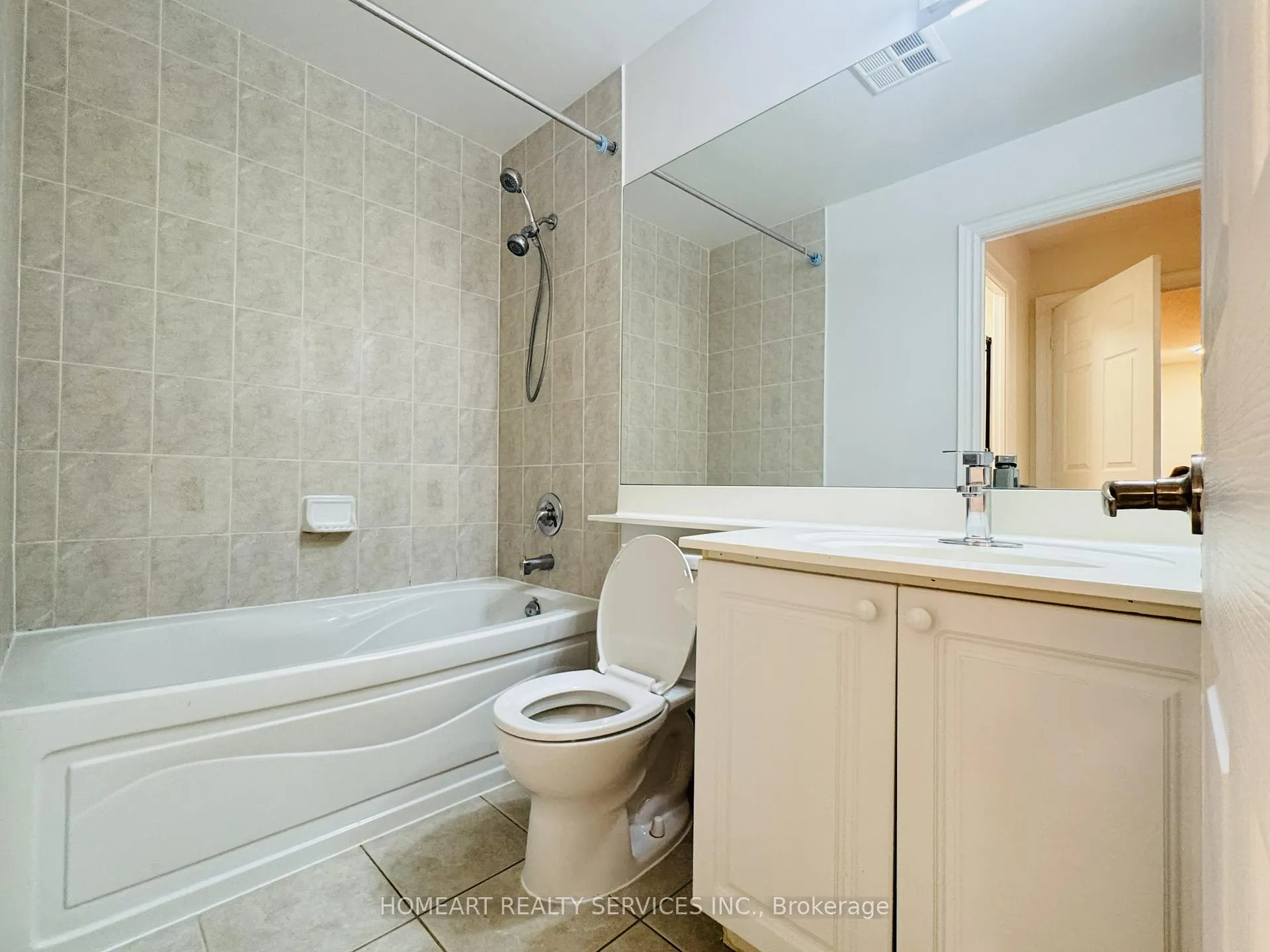 Photo 17 of Unit 216, 33 Cox Boulevard, Markham, Unionville — HOMEH