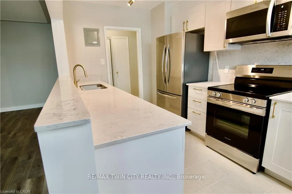 Photo 6 of Unit 304, 122 Sixth Avenue, Kitchener — HOMEH