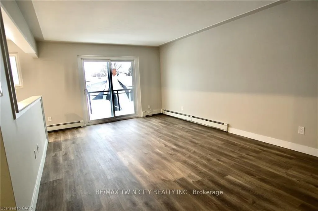 Photo 9 of Unit 304, 122 Sixth Avenue, Kitchener — HOMEH