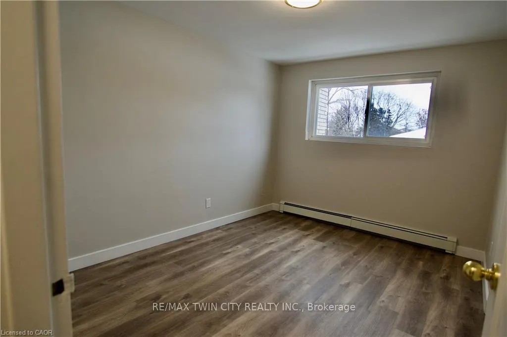 Photo 14 of Unit 304, 122 Sixth Avenue, Kitchener — HOMEH