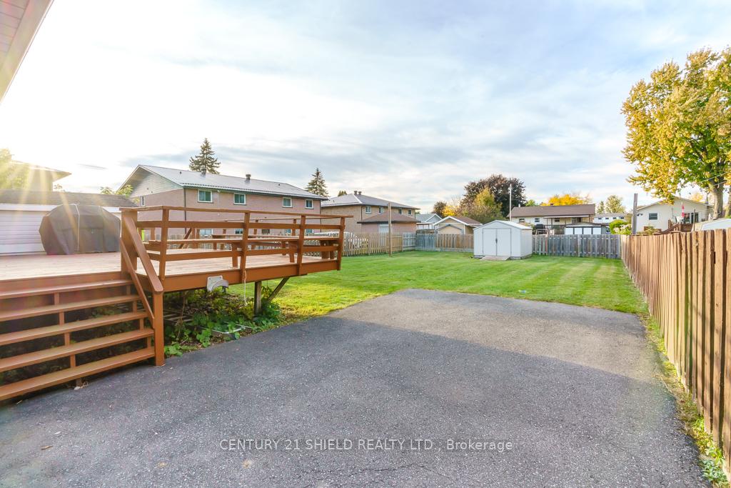 Photo 4 of 105 Athlone Drive, Cornwall — HOMEH