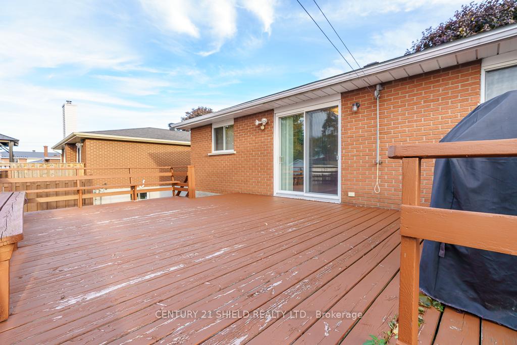 Photo 6 of 105 Athlone Drive, Cornwall — HOMEH