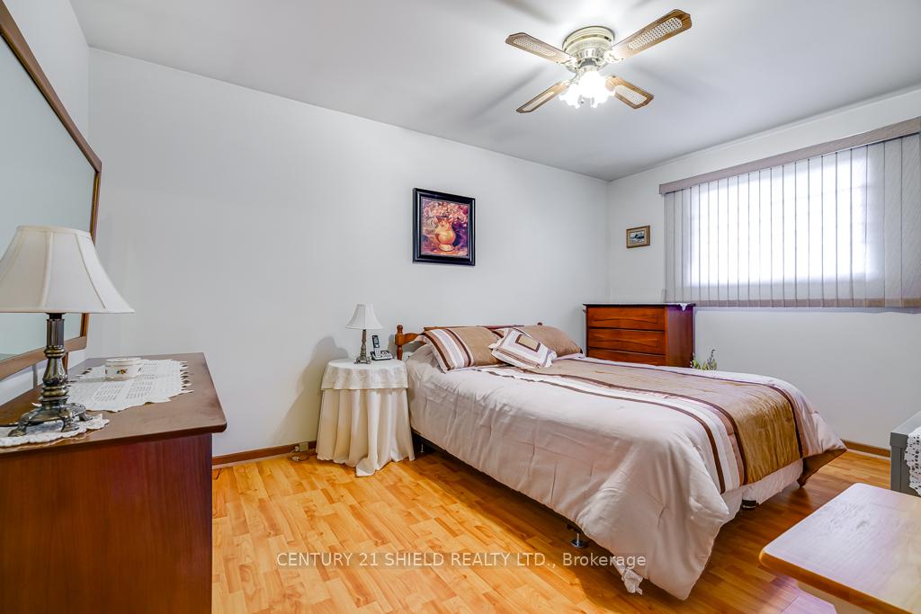 Photo 15 of 105 Athlone Drive, Cornwall — HOMEH