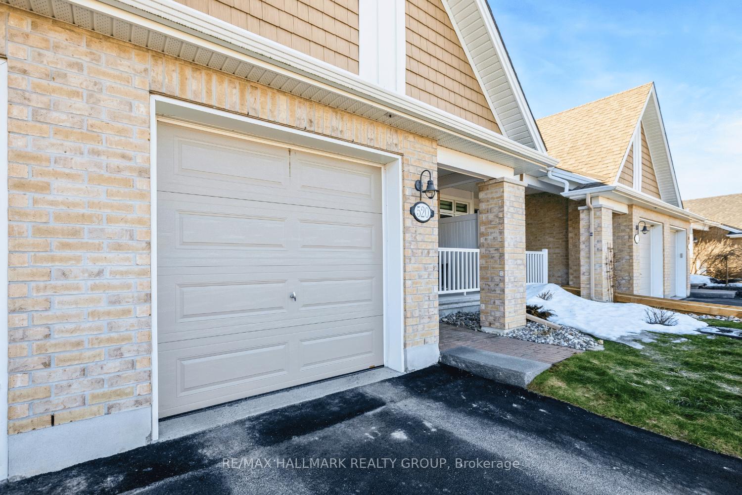 Photo 2 of 520 Silverbell Crescent, Ottawa, Blossom Park/Kemp Park/Findlay Creek — HOMEH
