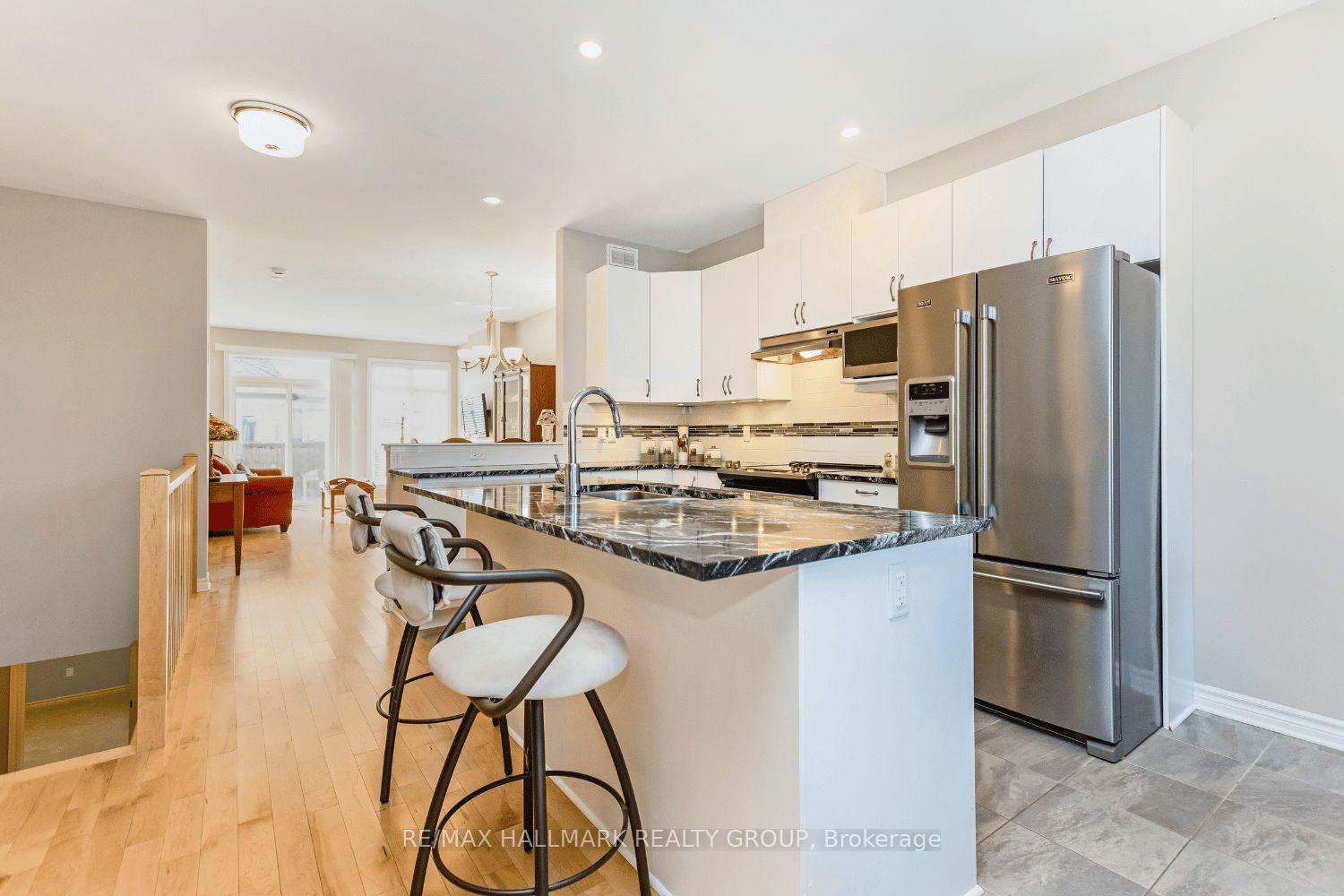 Photo 6 of 520 Silverbell Crescent, Ottawa, Blossom Park/Kemp Park/Findlay Creek — HOMEH