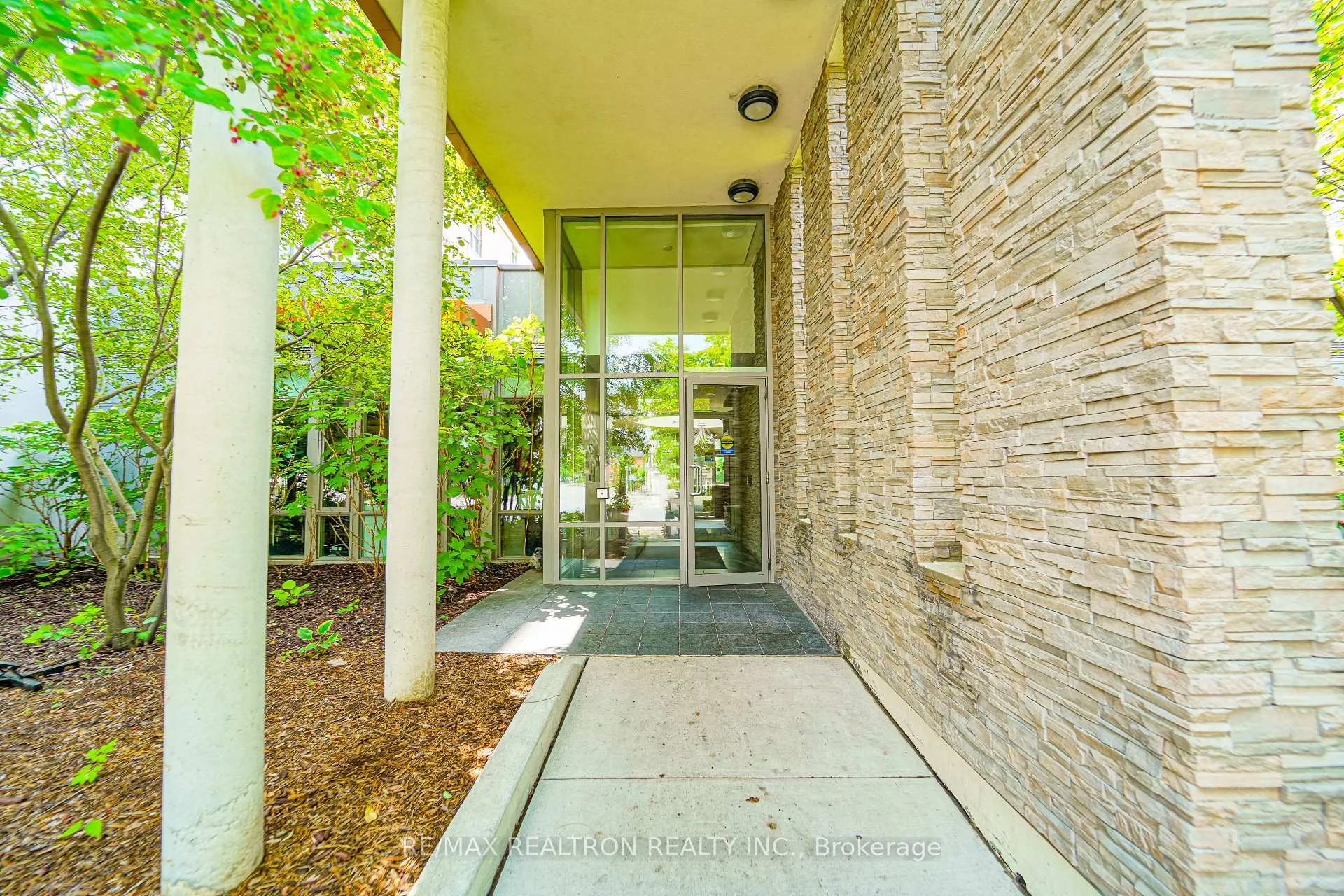 Photo 2 of Unit 609, 57 Upper Duke Crescent, Markham, Unionville — HOMEH