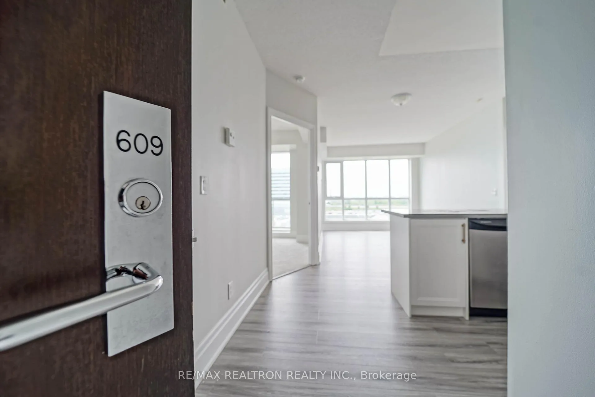 Photo 3 of Unit 609, 57 Upper Duke Crescent, Markham, Unionville — HOMEH