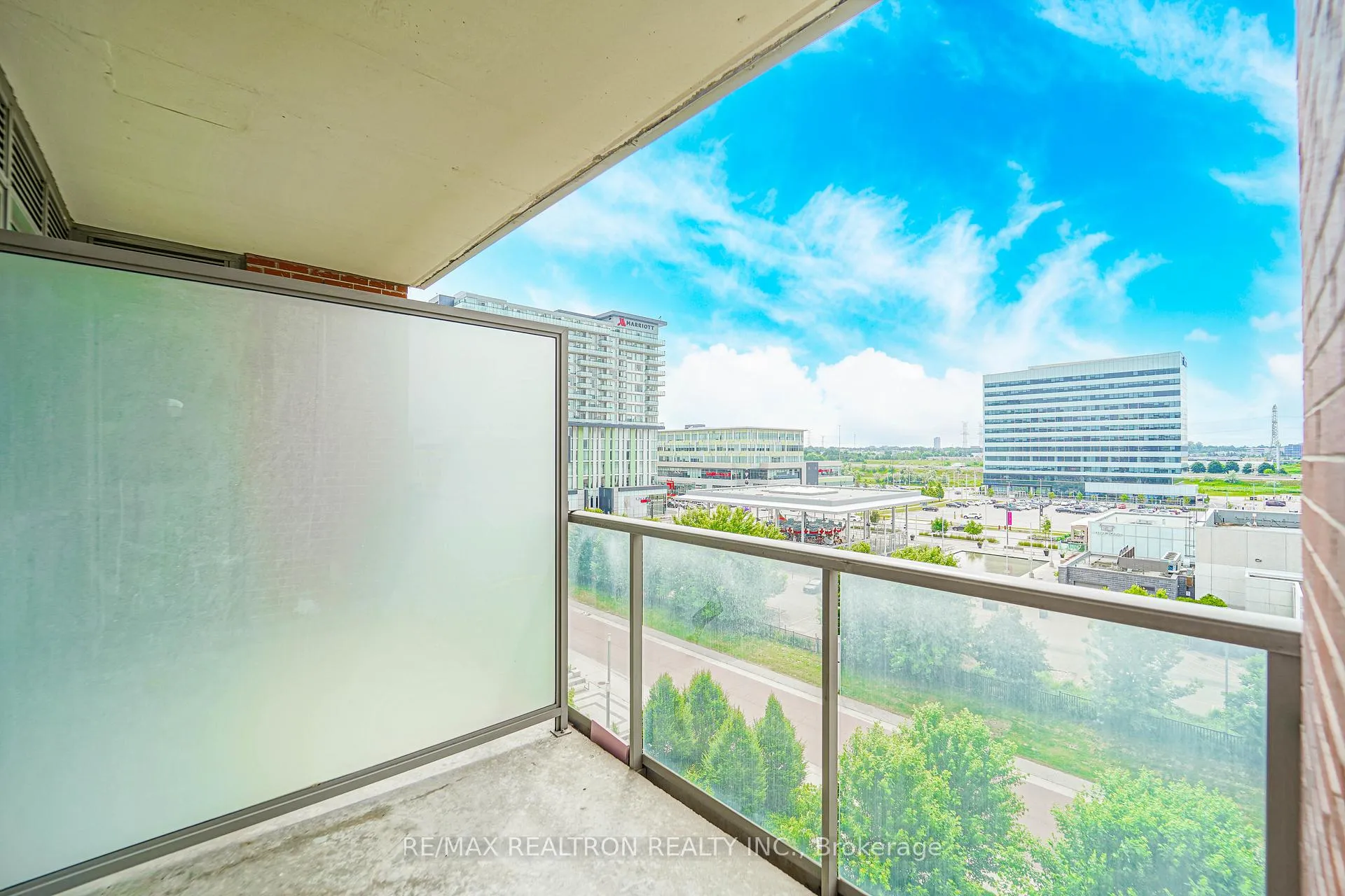 Photo 4 of Unit 609, 57 Upper Duke Crescent, Markham, Unionville — HOMEH