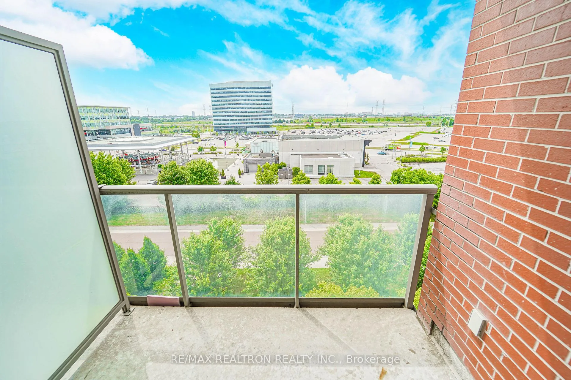 Photo 5 of Unit 609, 57 Upper Duke Crescent, Markham, Unionville — HOMEH