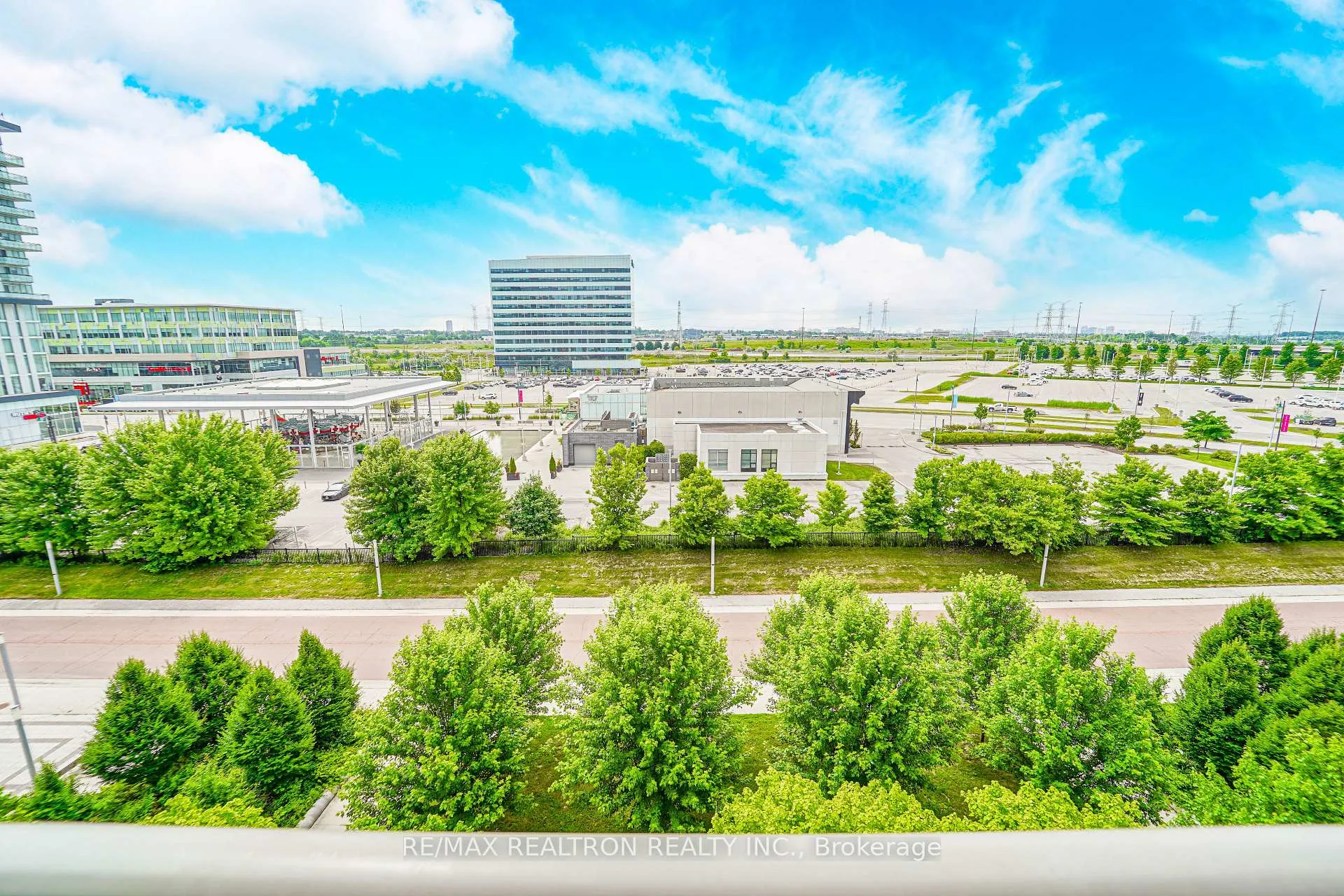 Photo 6 of Unit 609, 57 Upper Duke Crescent, Markham, Unionville — HOMEH