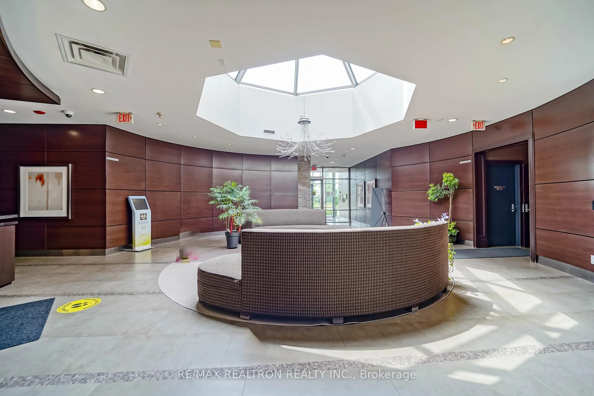 Photo 8 of Unit 609, 57 Upper Duke Crescent, Markham, Unionville — HOMEH