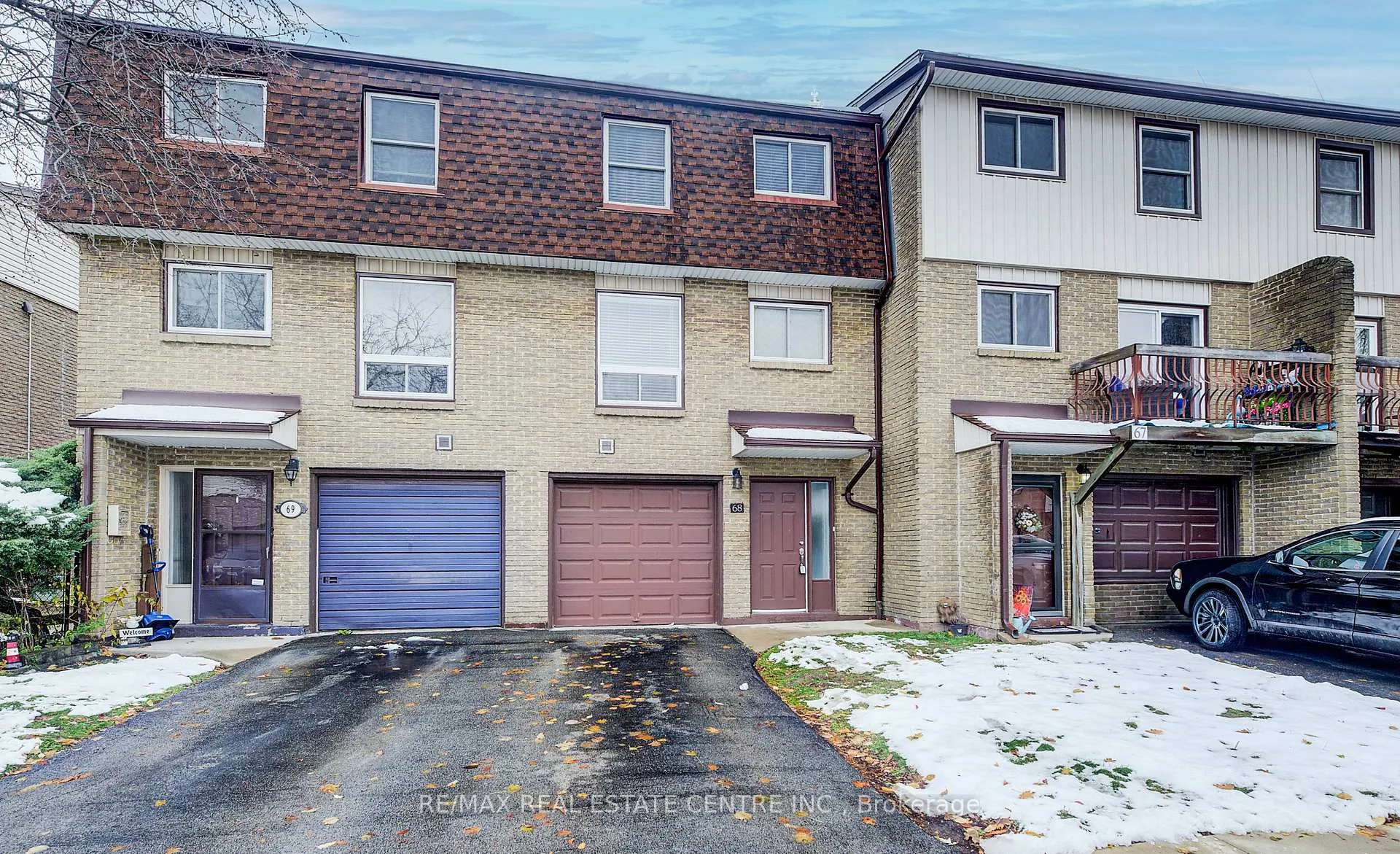 Photo 3 of Unit 68, 1115 Paramount Drive, Hamilton, Stoney Creek — HOMEH