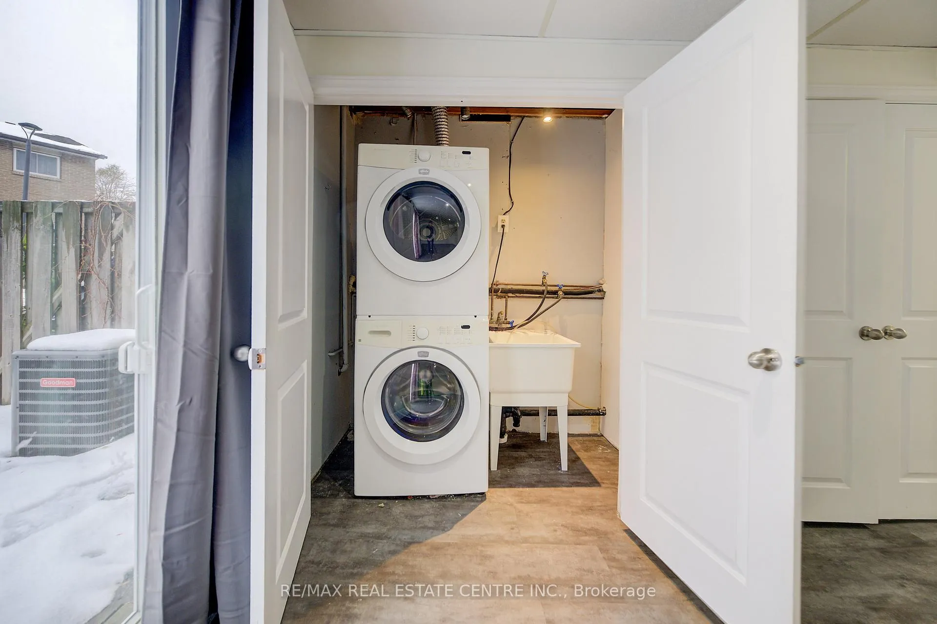 Photo 7 of Unit 68, 1115 Paramount Drive, Hamilton, Stoney Creek — HOMEH