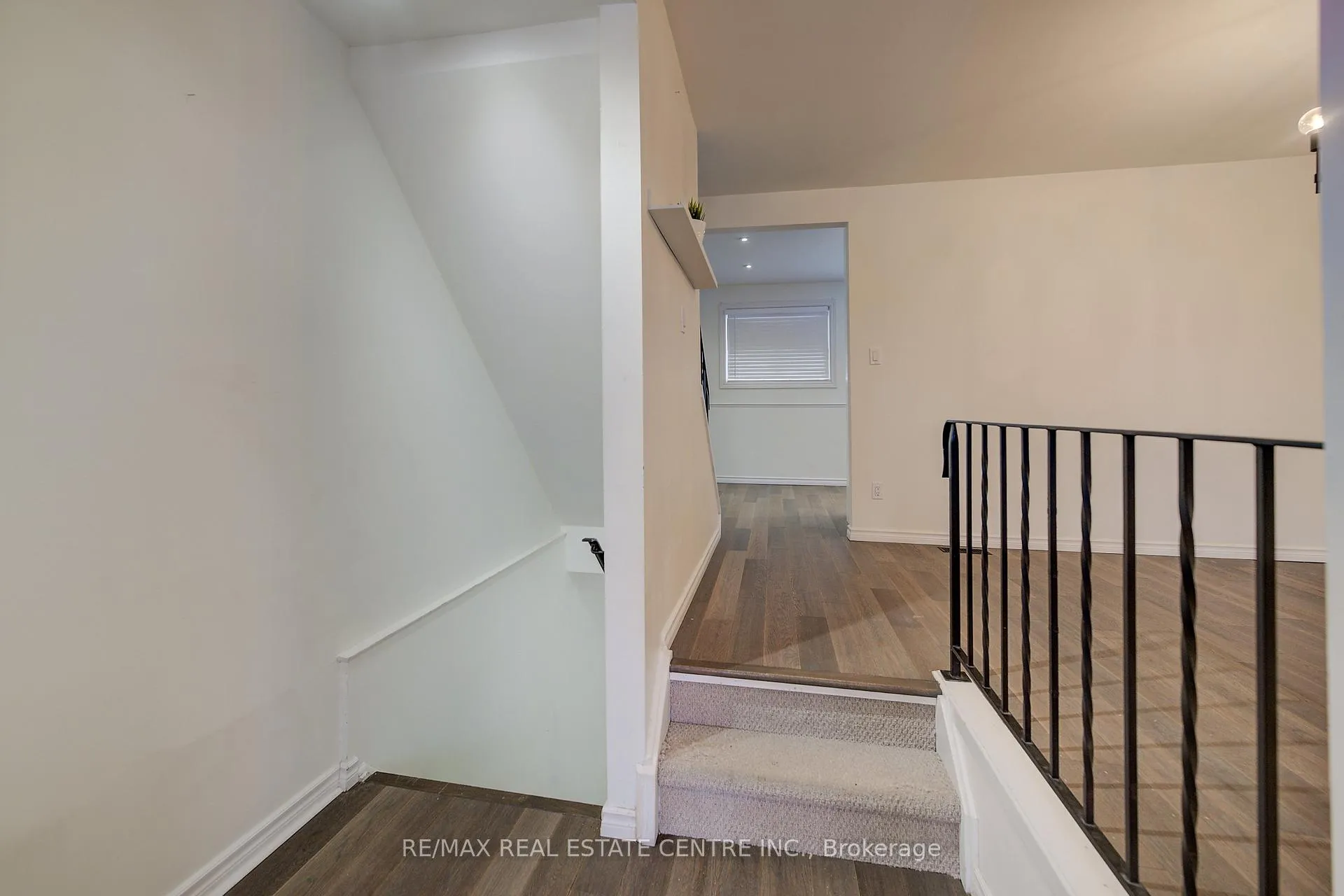 Photo 13 of Unit 68, 1115 Paramount Drive, Hamilton, Stoney Creek — HOMEH