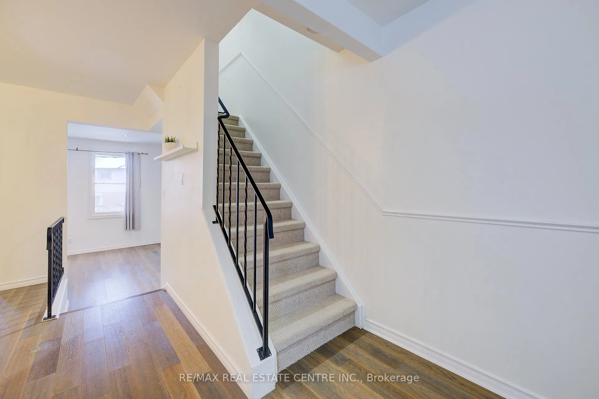 Photo 15 of Unit 68, 1115 Paramount Drive, Hamilton, Stoney Creek — HOMEH