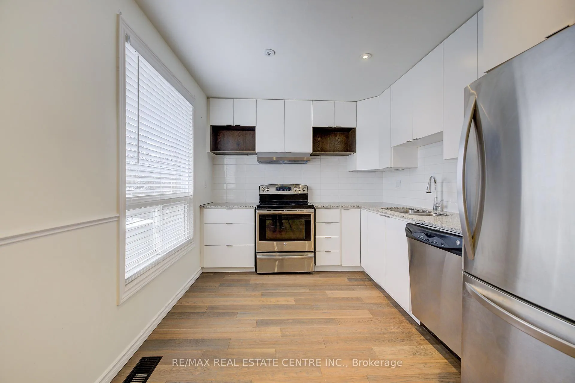 Photo 17 of Unit 68, 1115 Paramount Drive, Hamilton, Stoney Creek — HOMEH