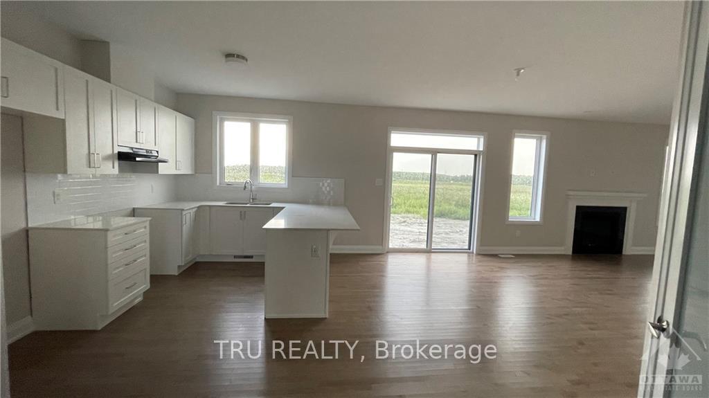 Photo 5 of 312 Appalachian Circle, Ottawa, Barrhaven - Half Moon Bay — HOMEH